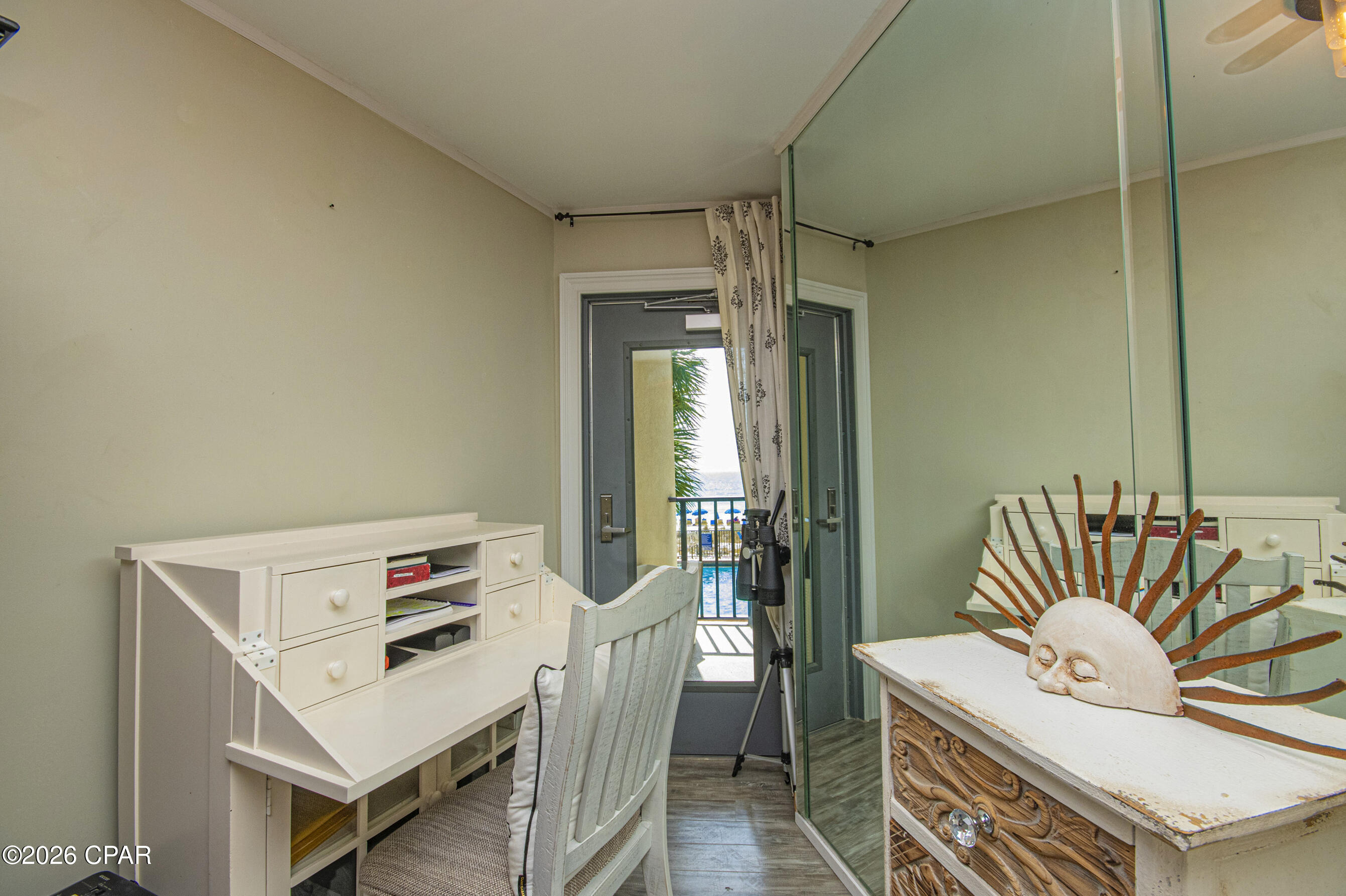 Image 4 For 4715 Thomas Drive E-2