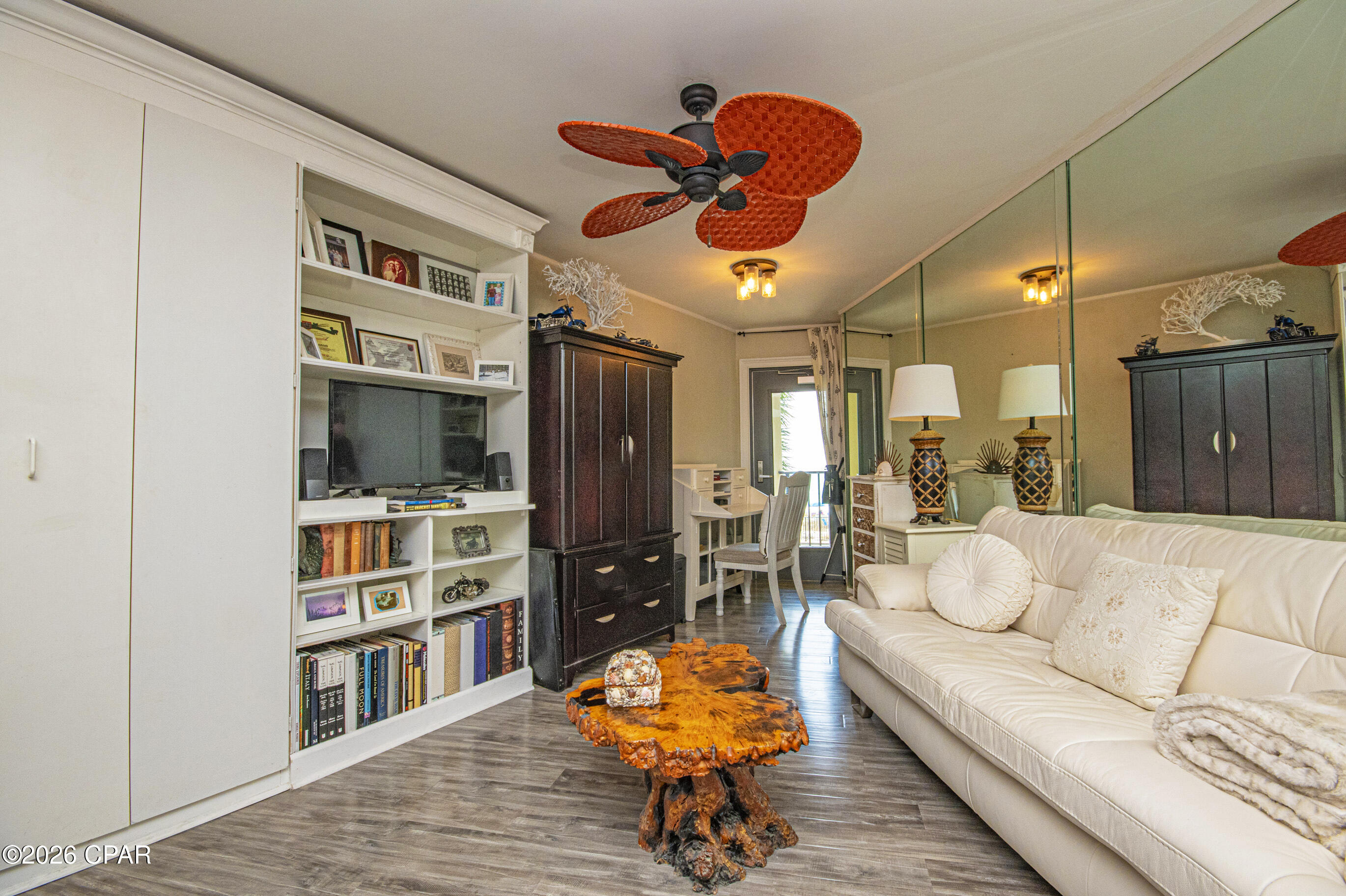 Image 5 For 4715 Thomas Drive E-2