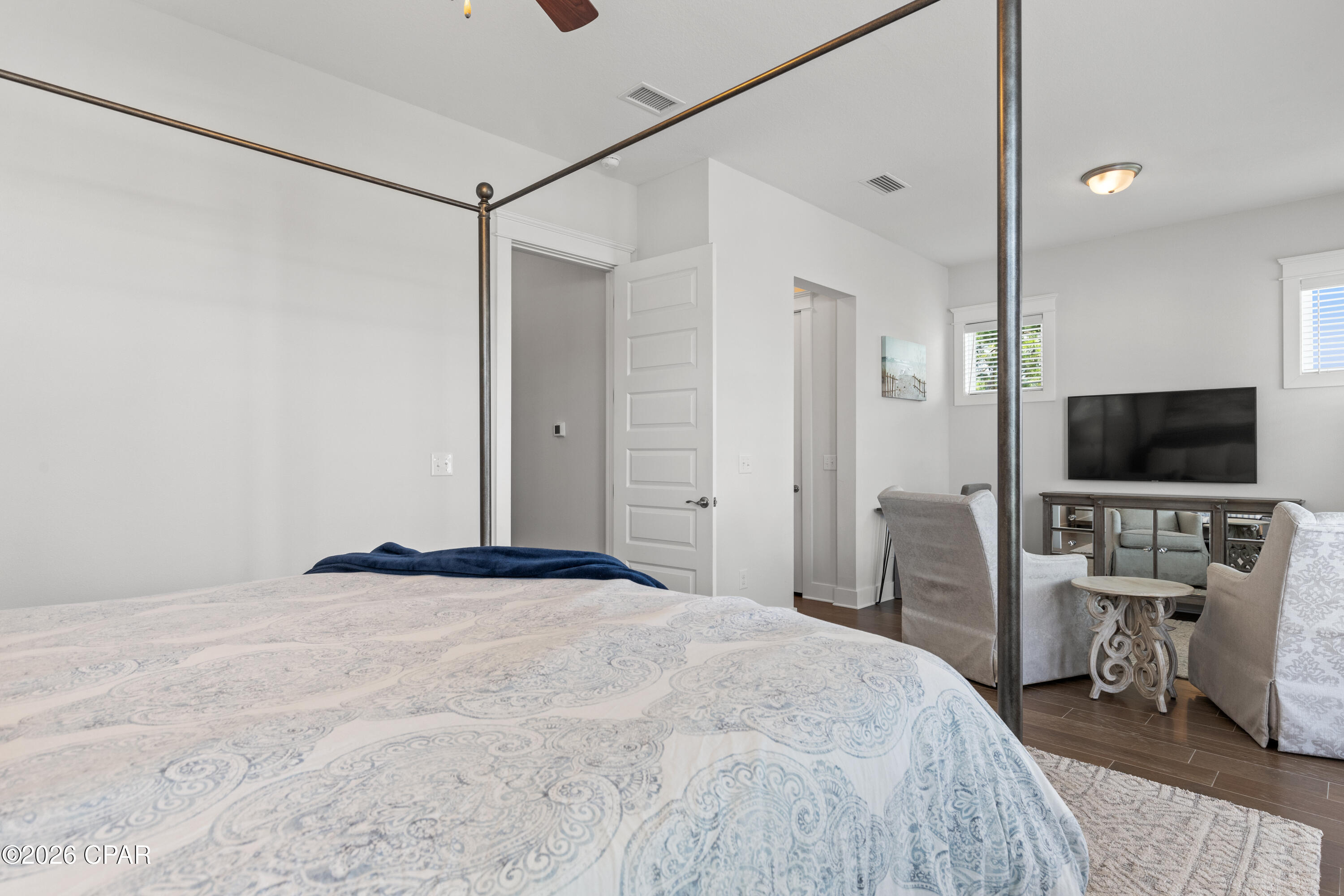 Listing photo id 15 for 134 Grande Pointe Drive