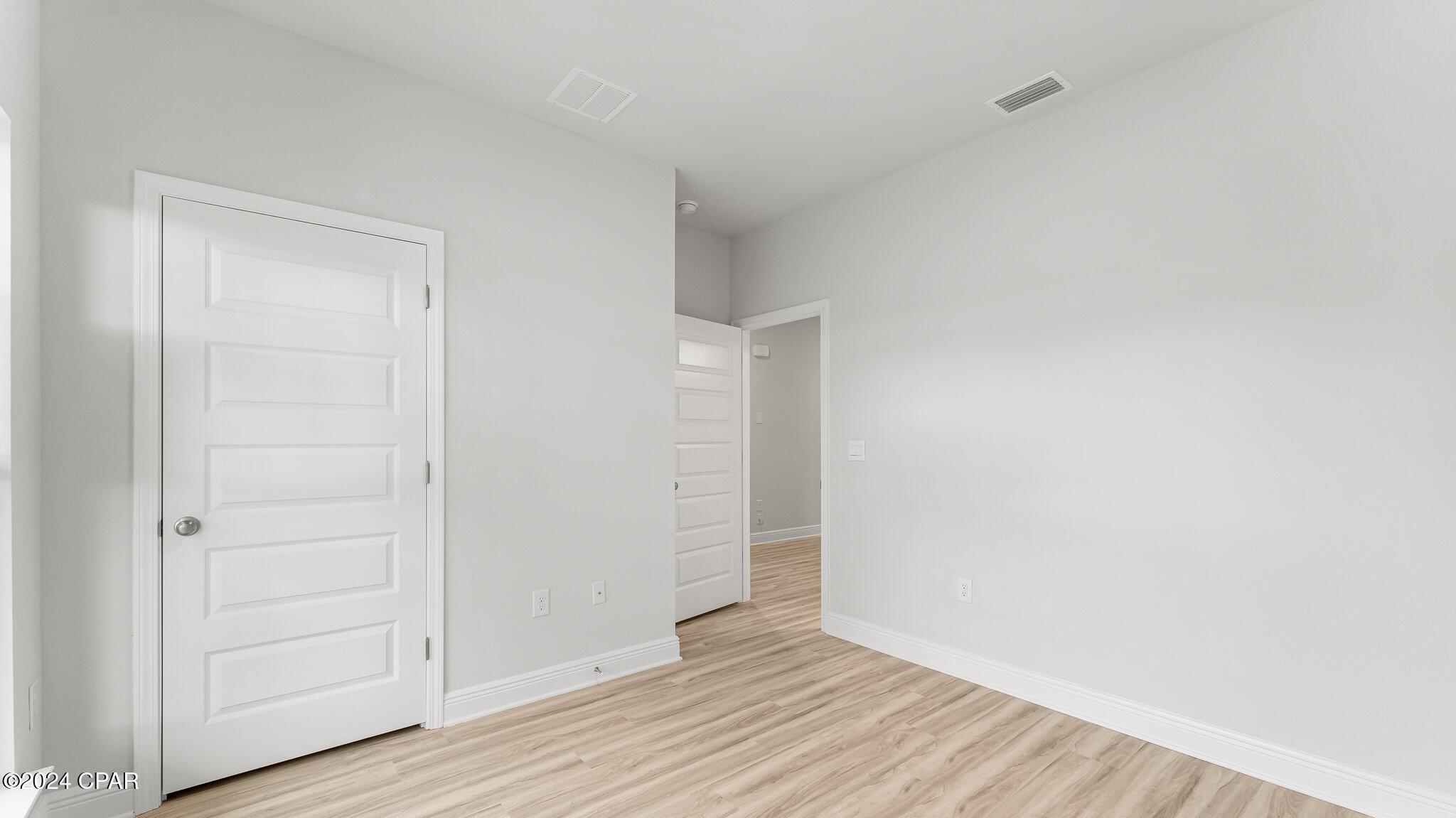 Image 7 For 582 Norris Drive