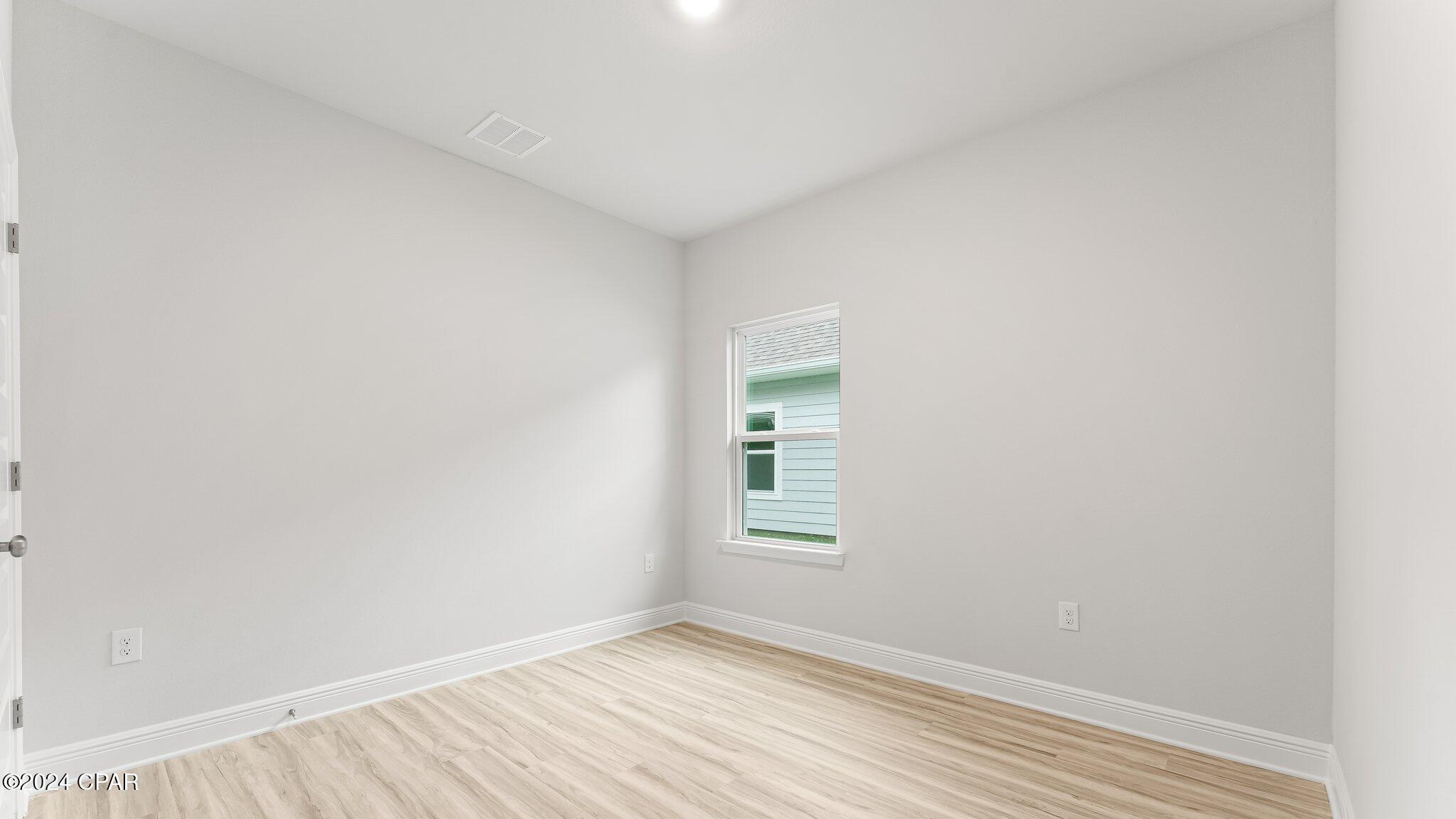 Image 9 For 582 Norris Drive