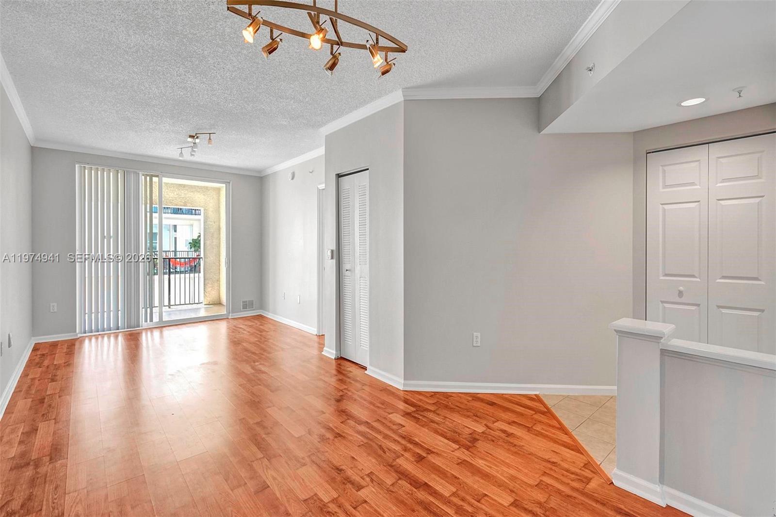 Porto Bellagio Condo