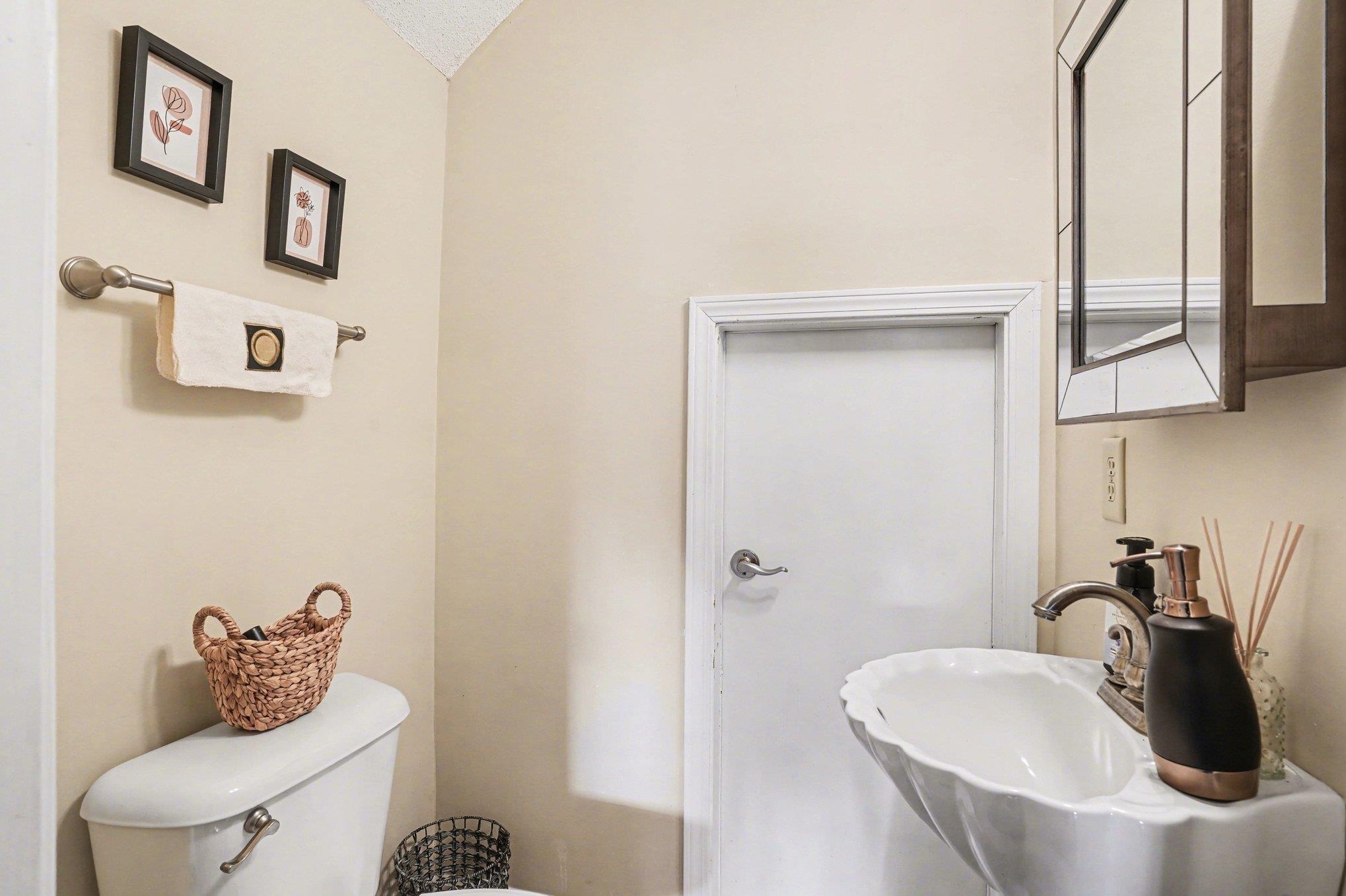 2605445 | Photo 24