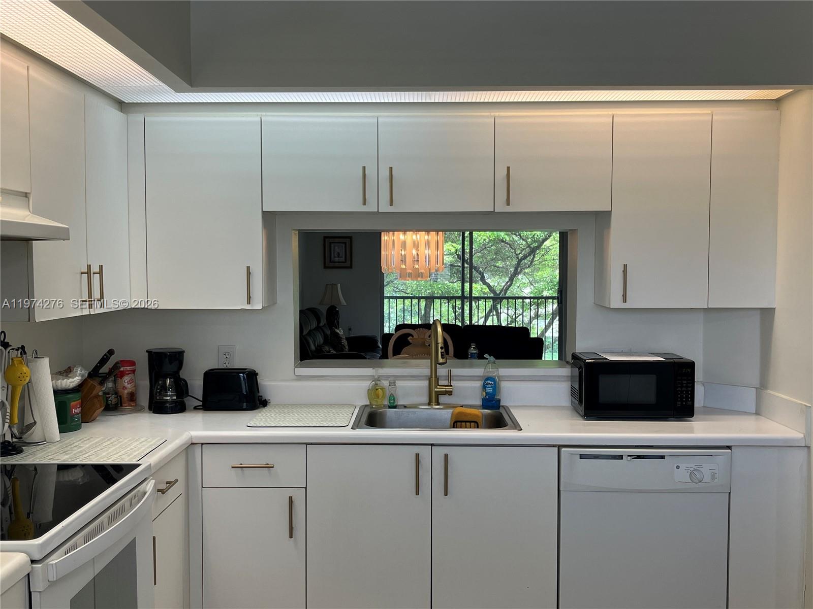 Ivanhoe East At Century V