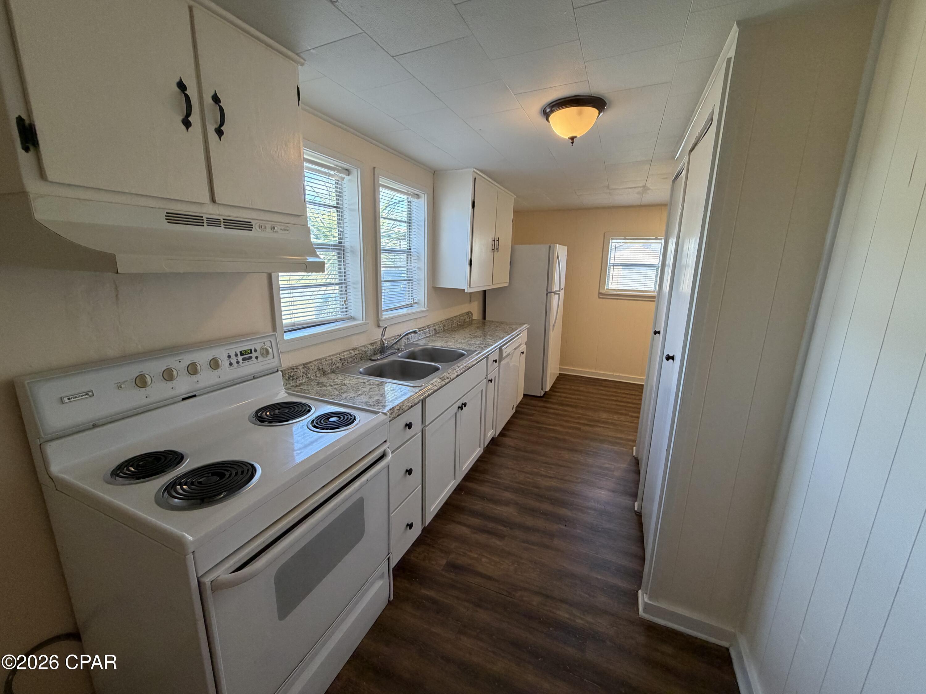 Image 15 For 1002 Indiana Avenue