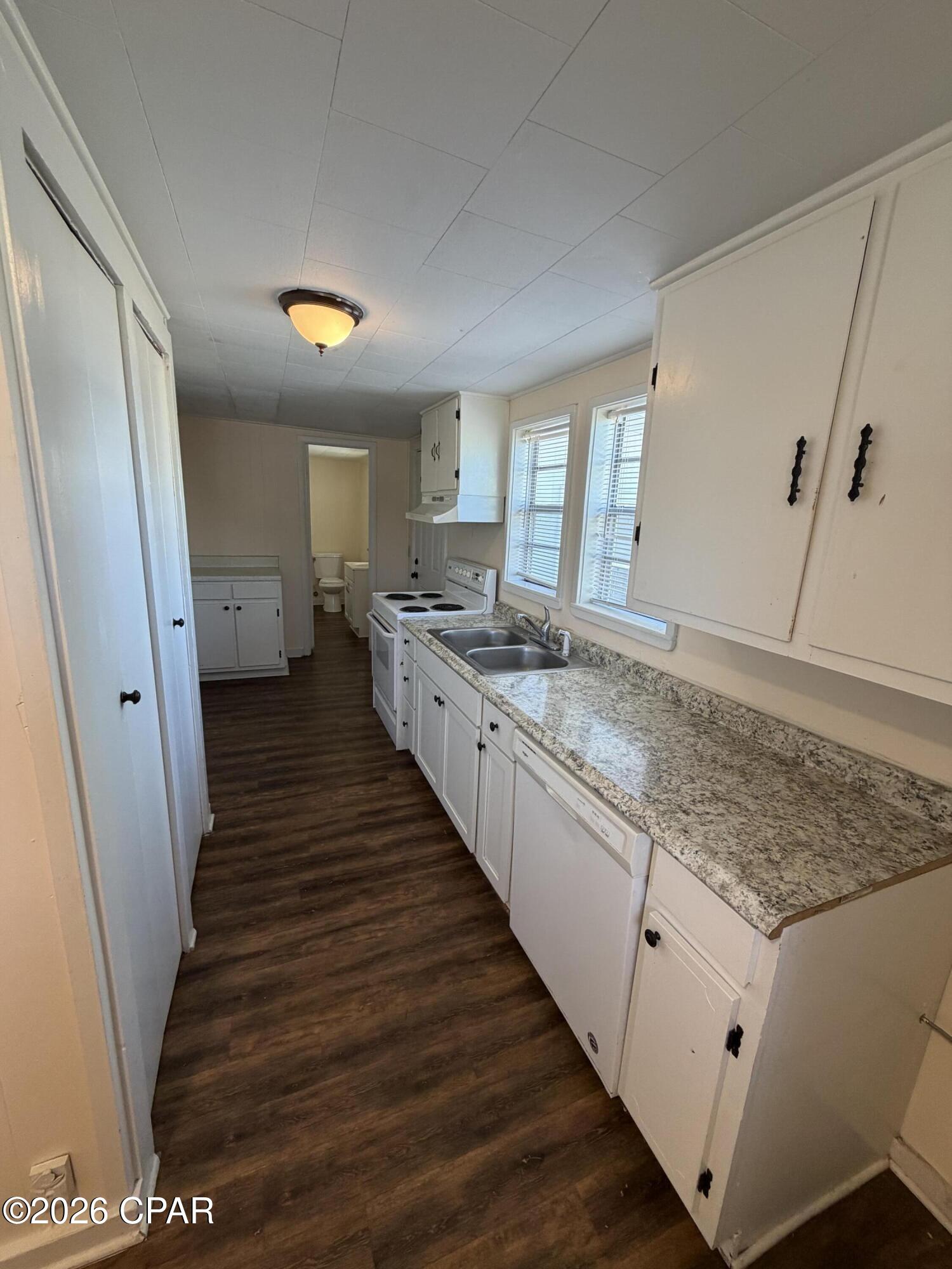 Image 19 For 1002 Indiana Avenue