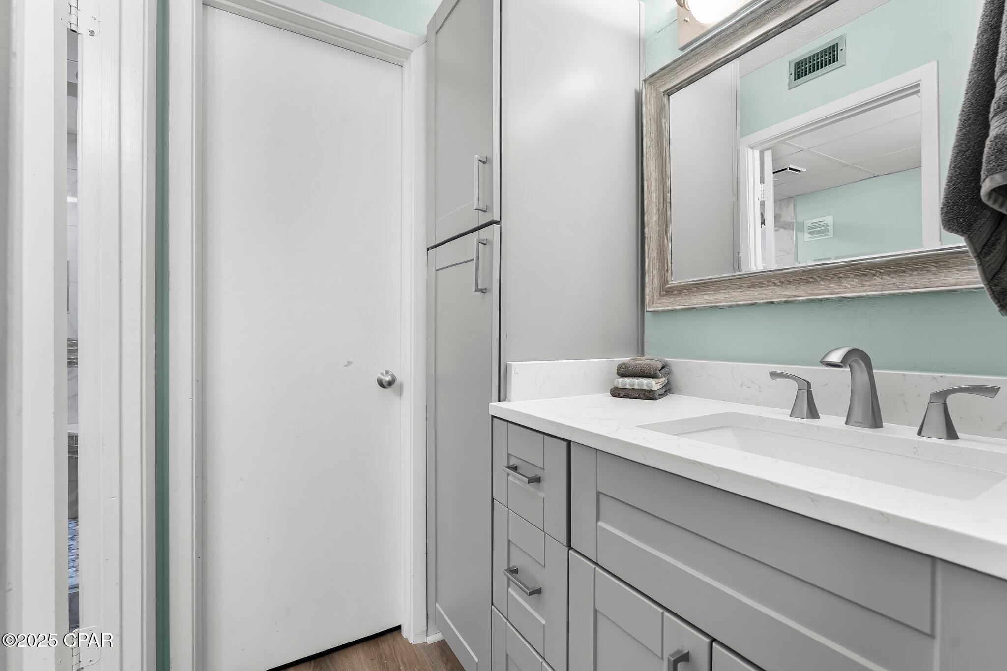 Image 17 For 17155 Front Beach Road W604