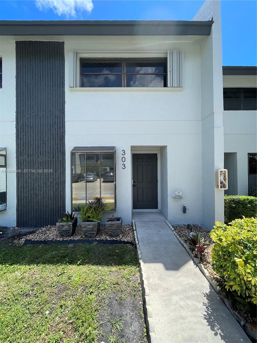 Pines Of Oakland Forest T