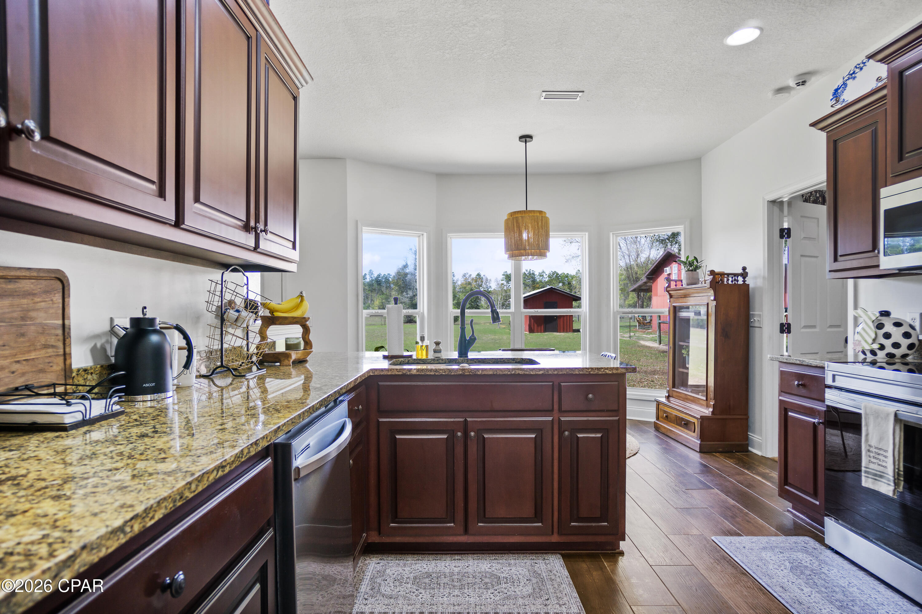 Image 26 For 21260 Oak Tree Road