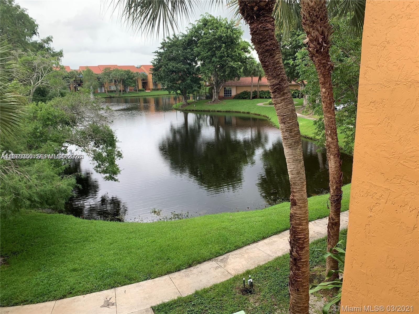 Lakes Of Jacaranda Condo