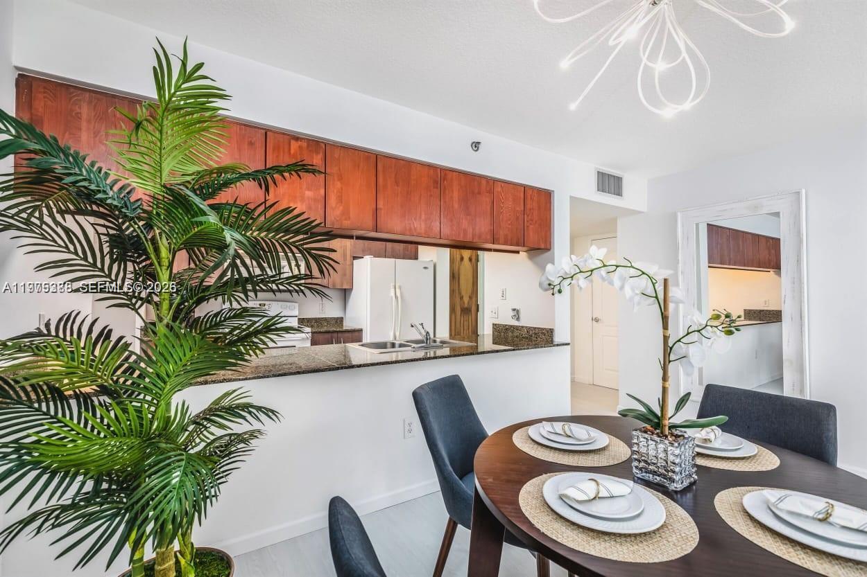 The Club At Brickell Bay