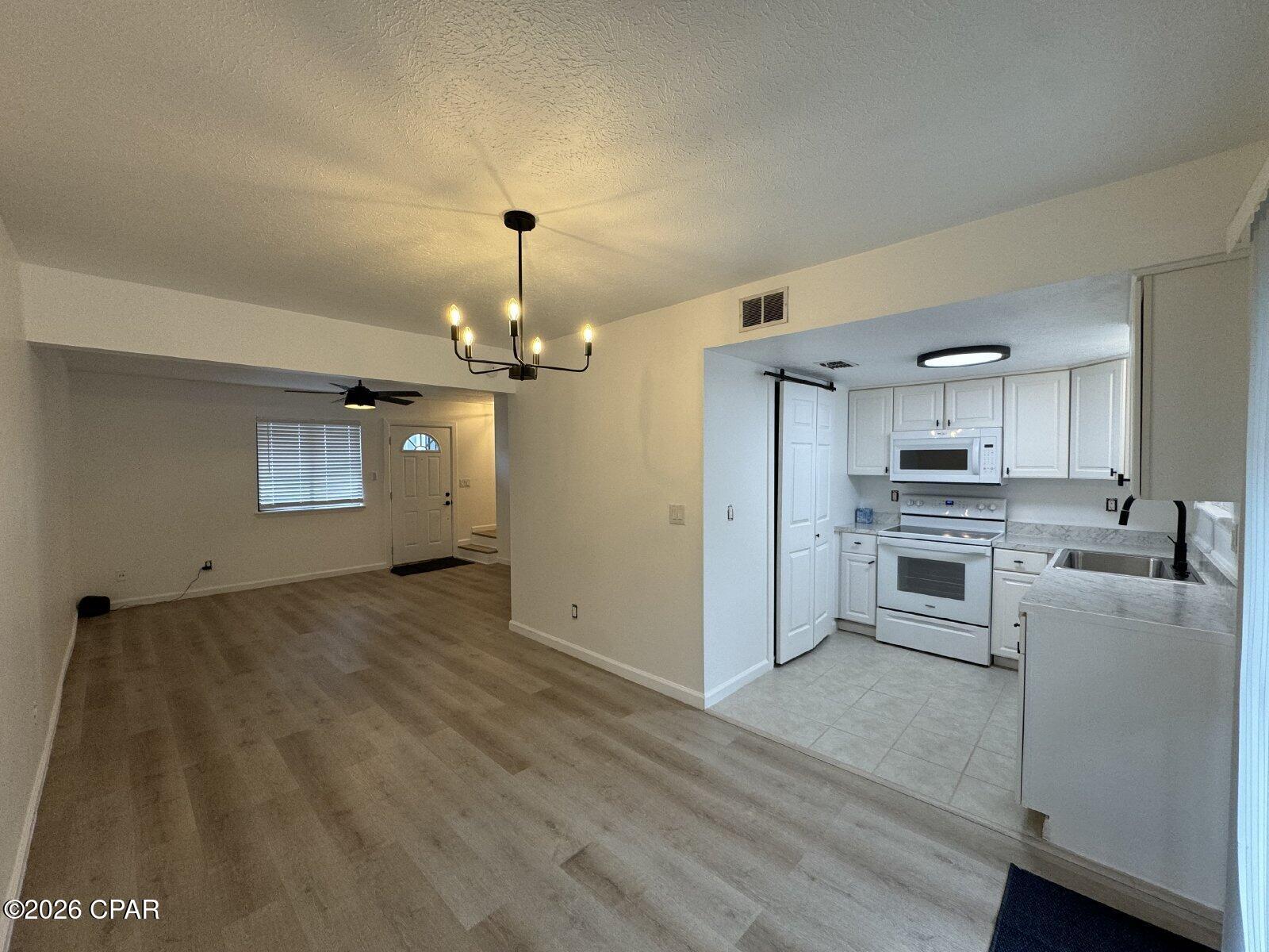 Image 4 For 3903 Molina Road