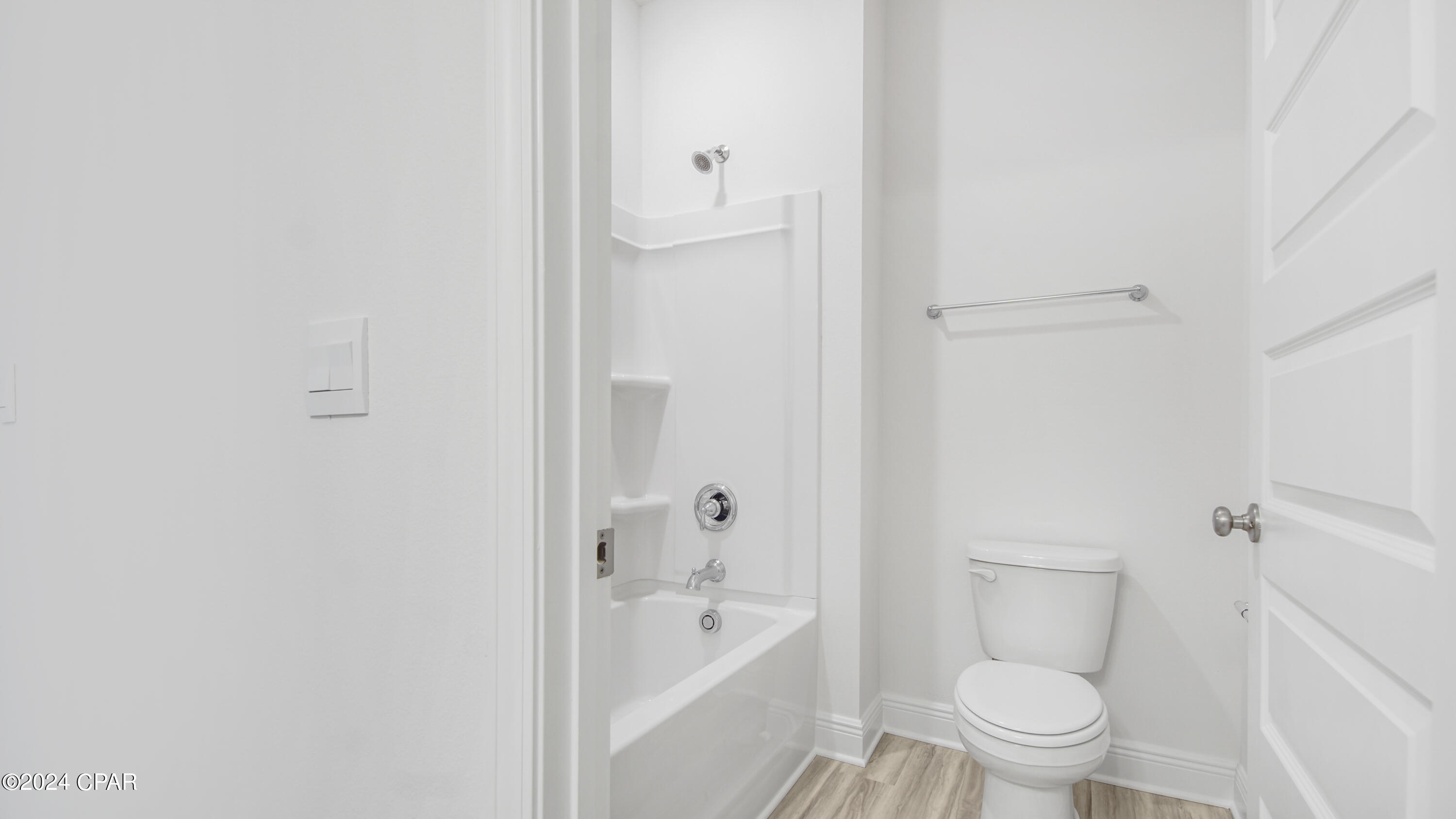 Image 42 For 586 Hancock Way