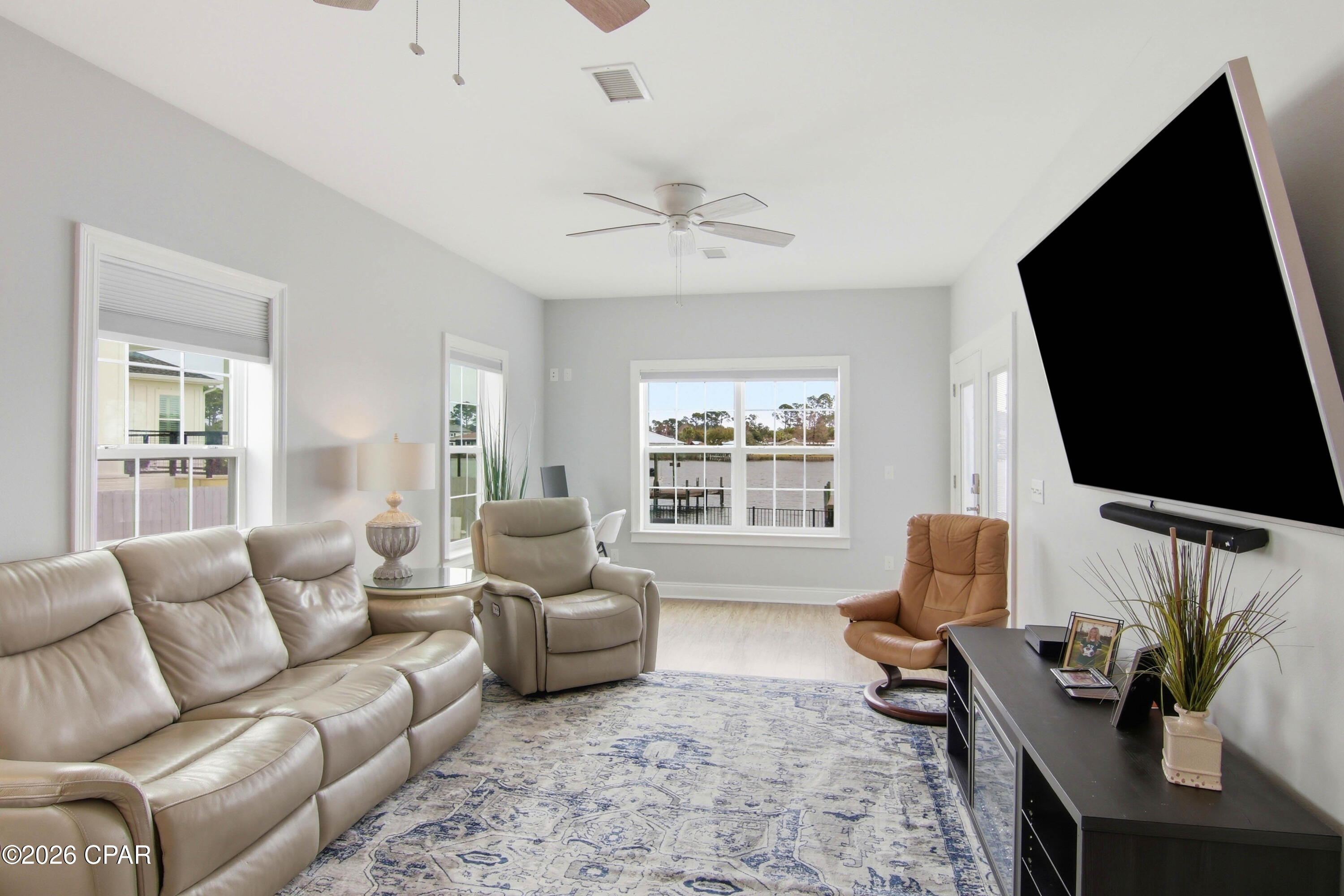 Image 7 For 6906 Lagoon Drive