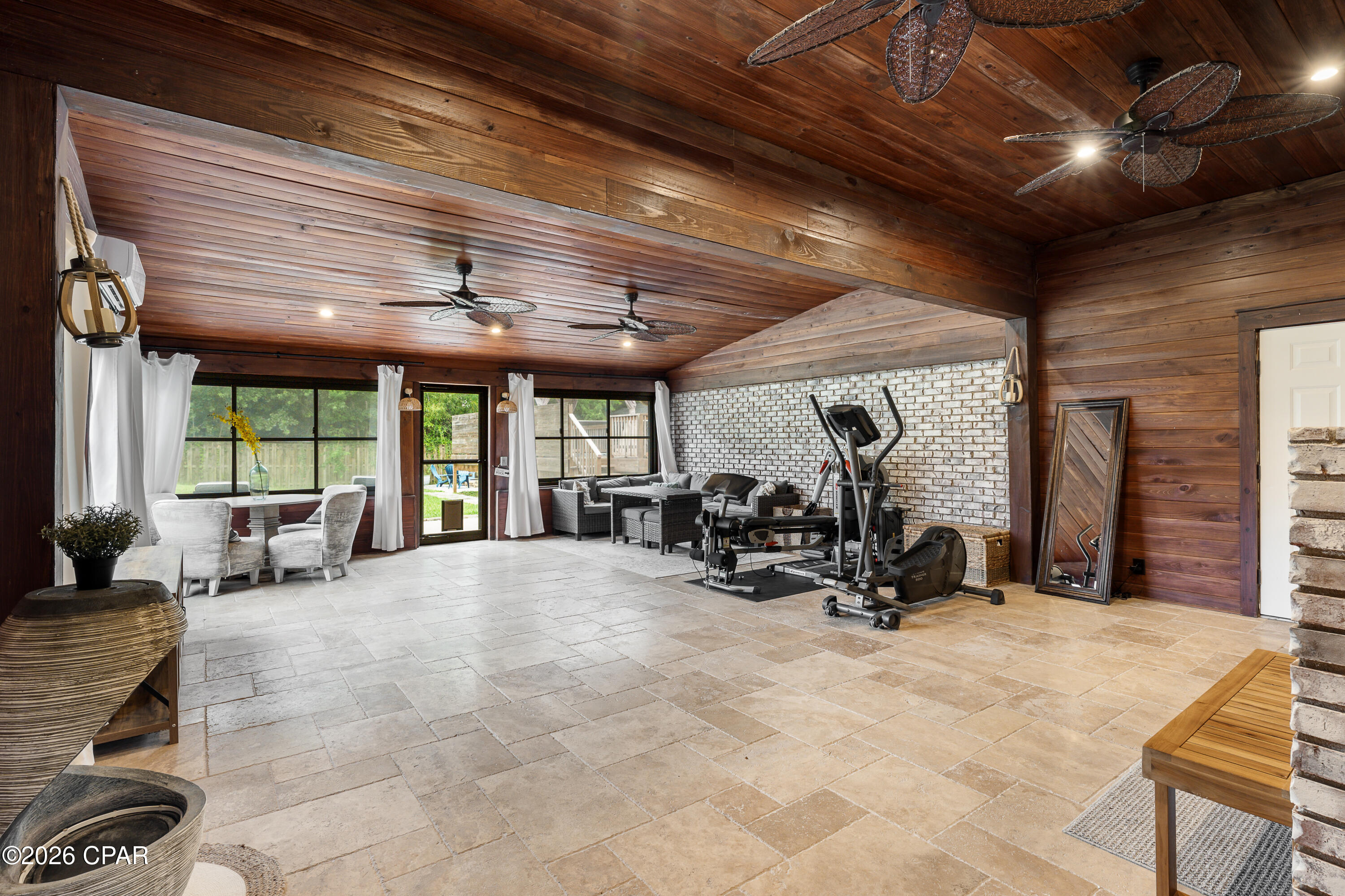 Listing photo id 32 for 203 Judy Circle