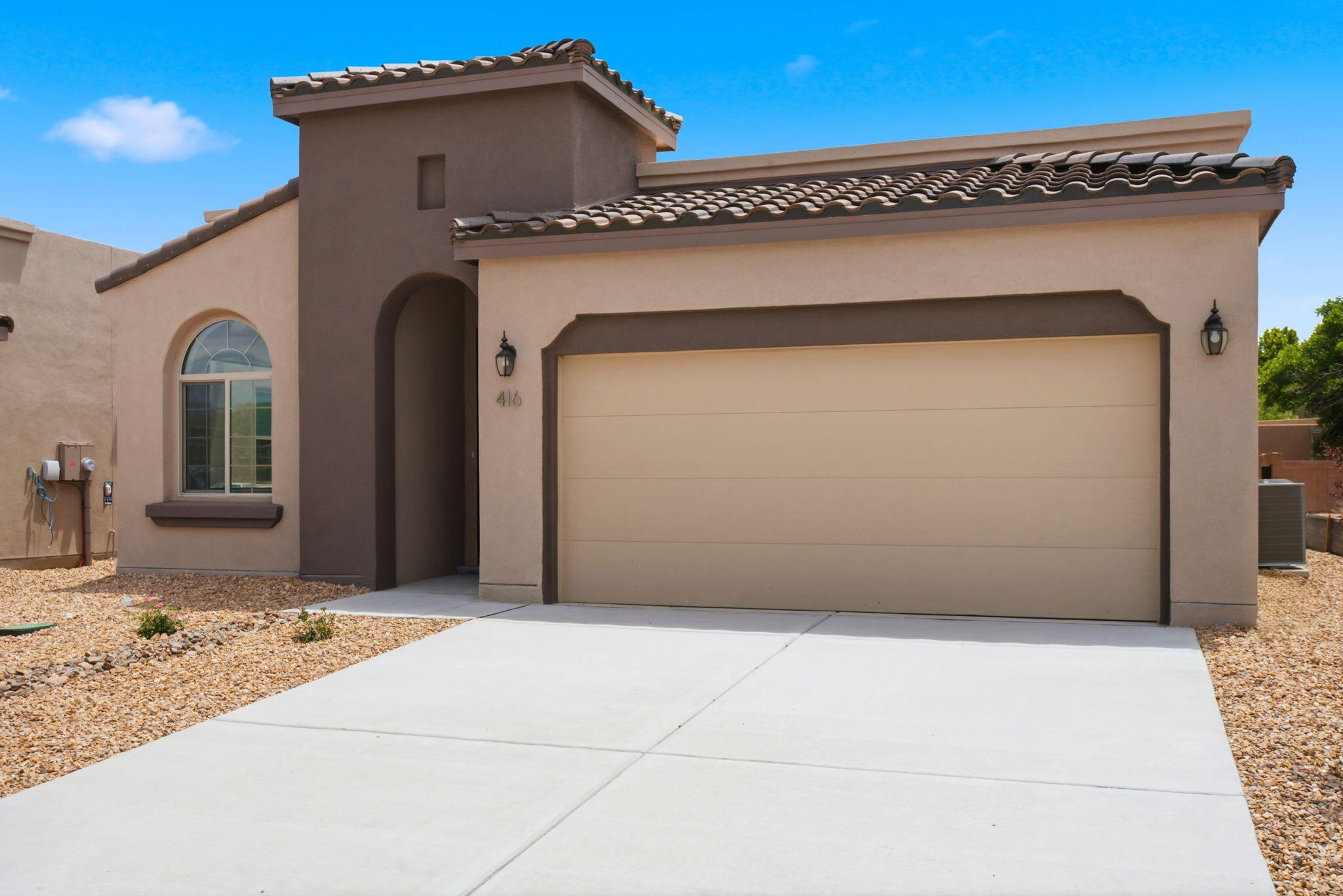 Photo 11 — 416 Spanish Walk Pl NW