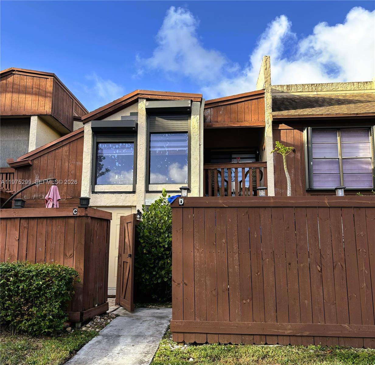 Updated & very spacious 2nd floor condo townhouse in beautiful gated Snapper Village community, close to shopping centers, public transportation & hospitals   Resort like amenities, pool, clubhouse, security, children playarea, tennis courts, etc. Features: 3 bed/ 2 bath. Great kitchen with SS appliances, gas range, washer/dryer, lot of closet space, tiled floors, zebra blinds, ceiling fans.