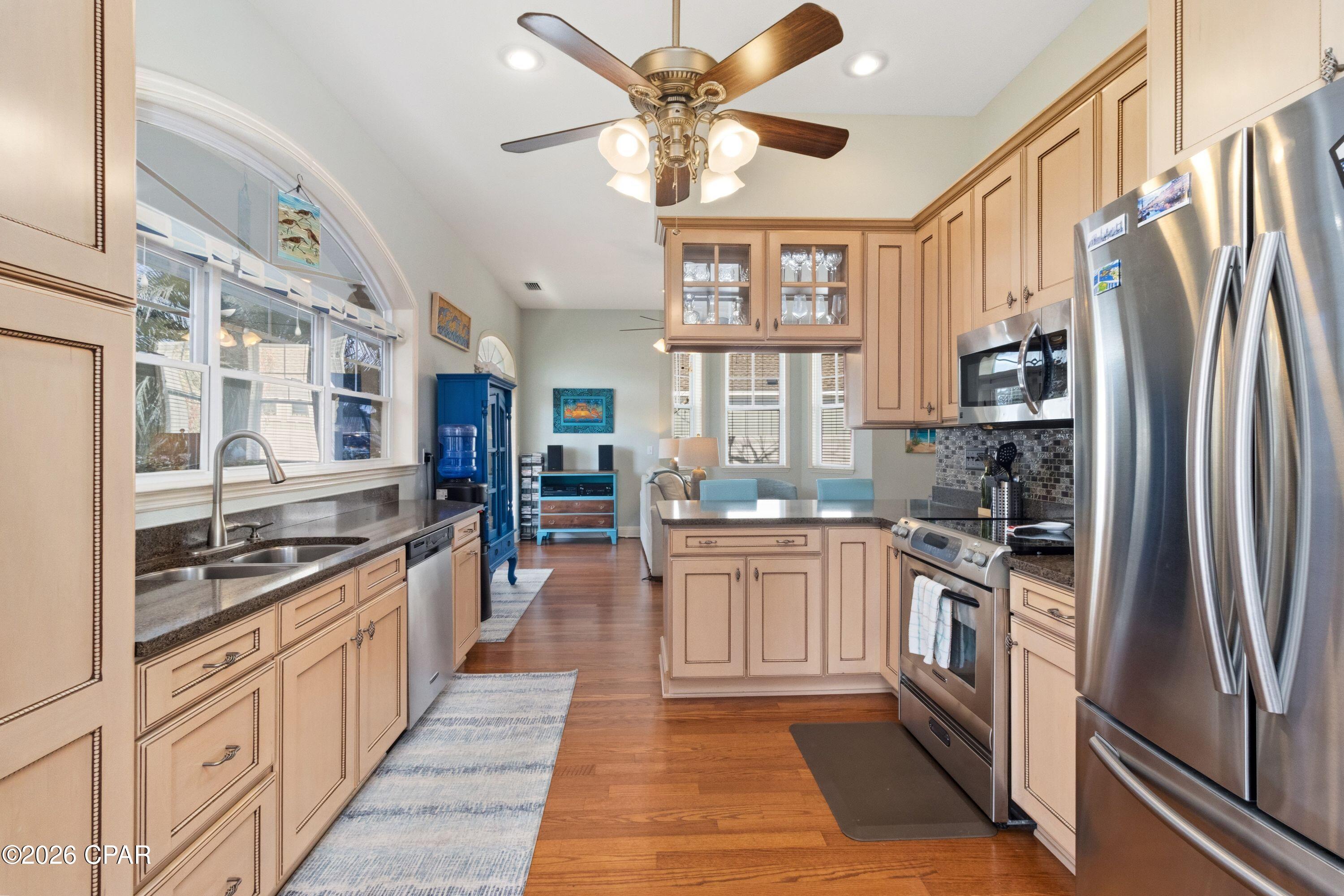 Listing photo id 11 for 126 Gulf Coast Circle