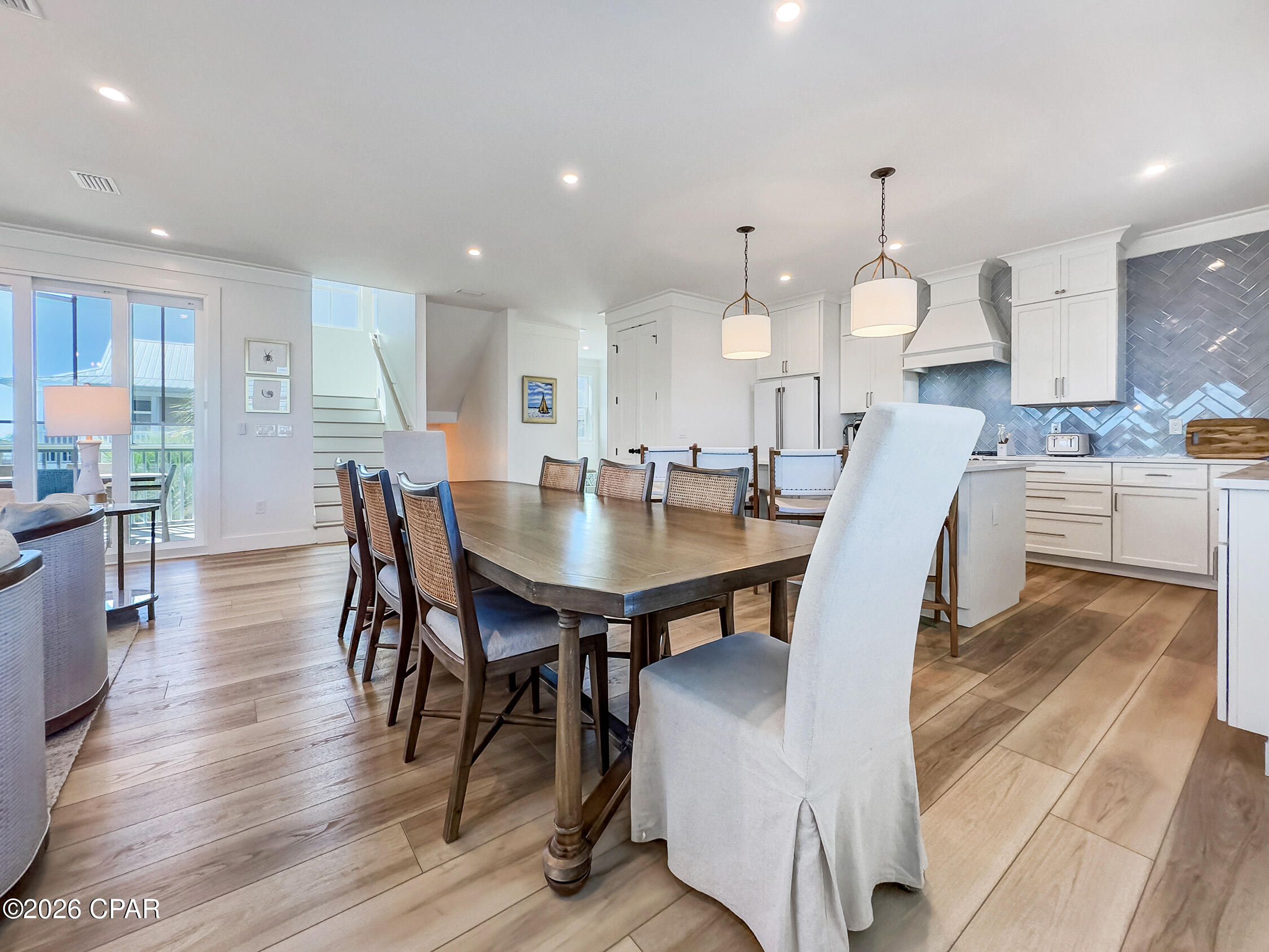 Listing photo id 12 for 104 35th Street