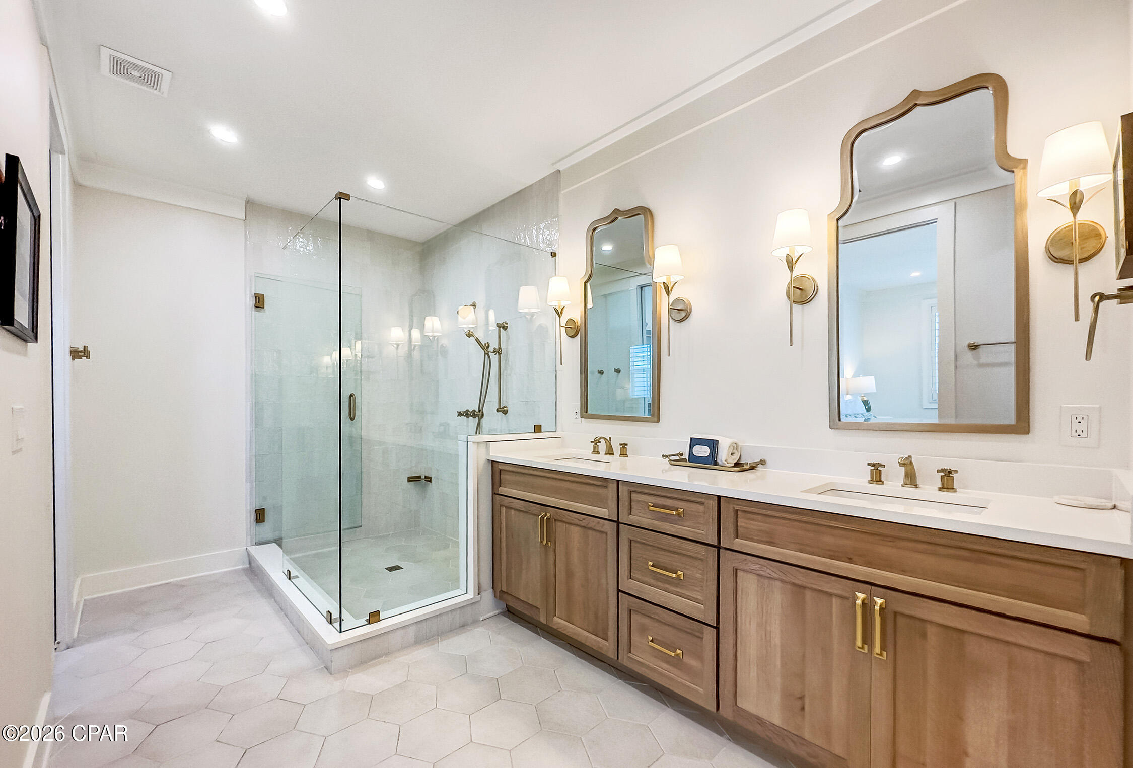 Listing photo id 21 for 104 35th Street