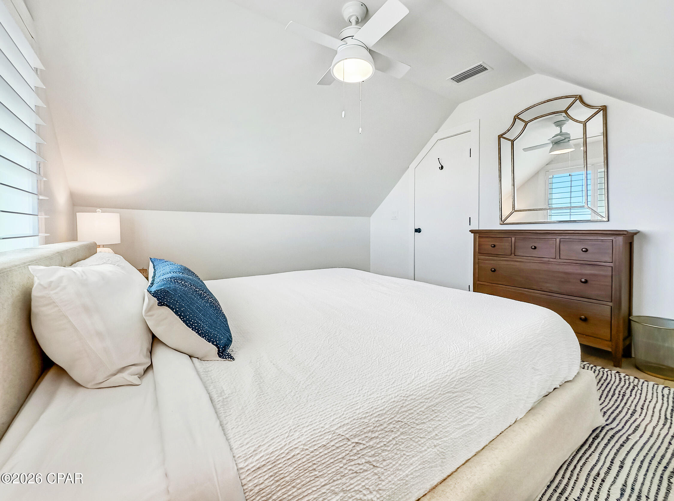 Listing photo id 47 for 104 35th Street