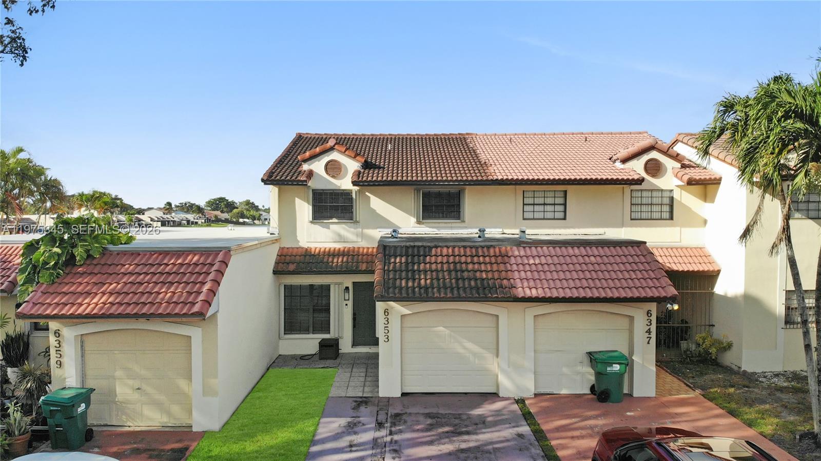 Townhomes Of Country Lake