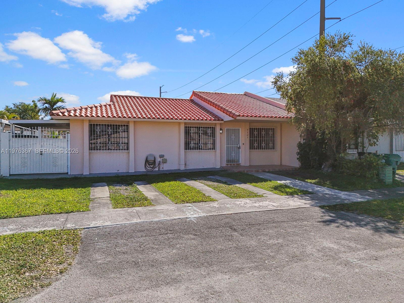 Snapper Creek Gdns Sw 70