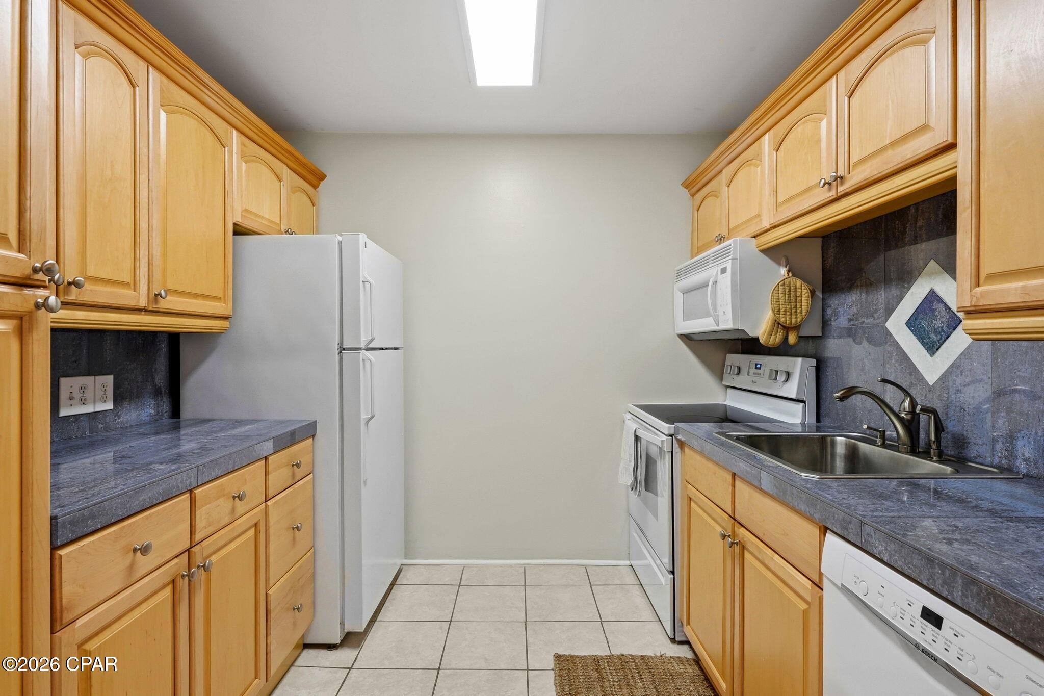 Image 5 For 2100 Beach Drive B202