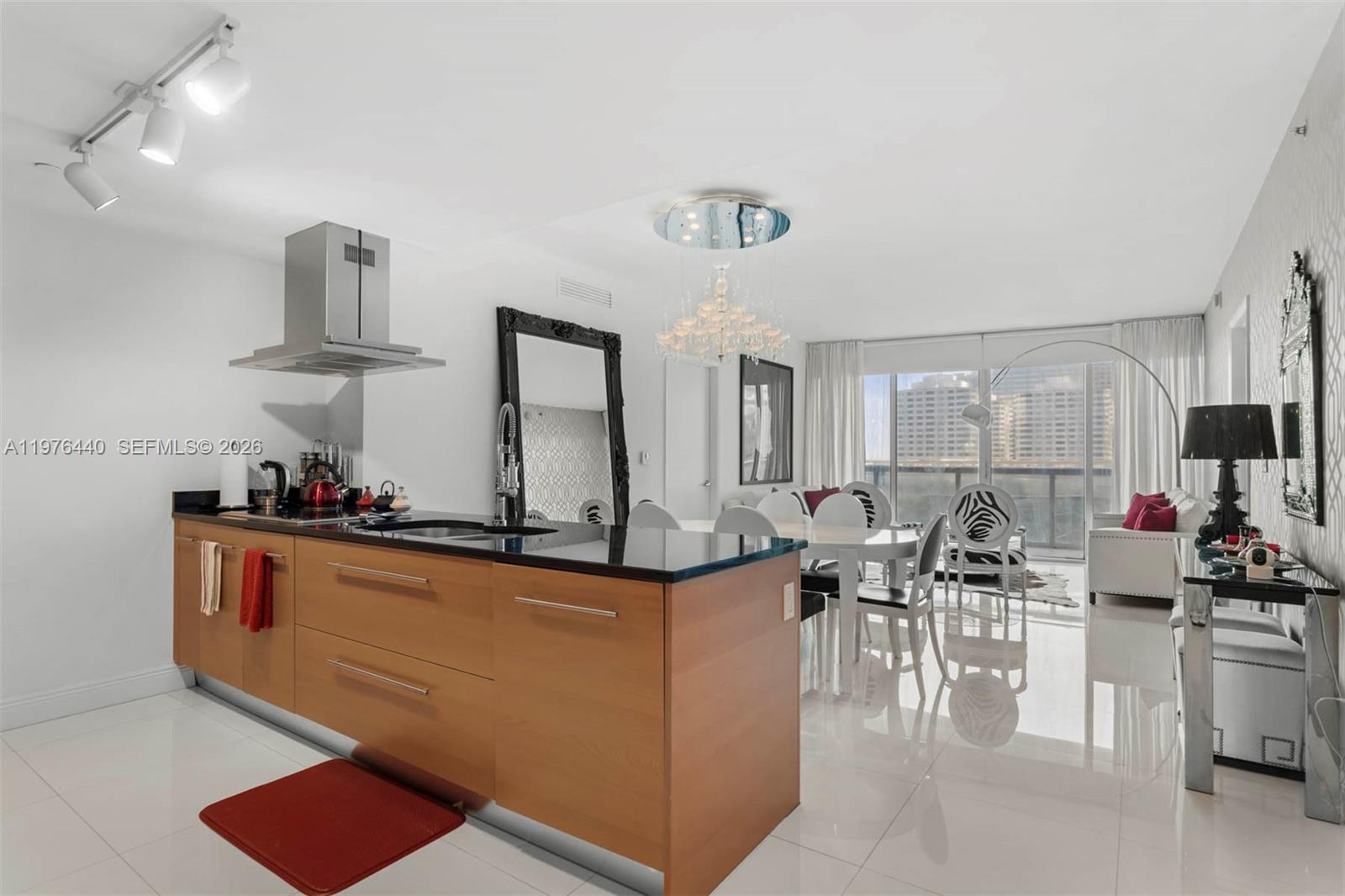Condo for Sale in Miami, FL