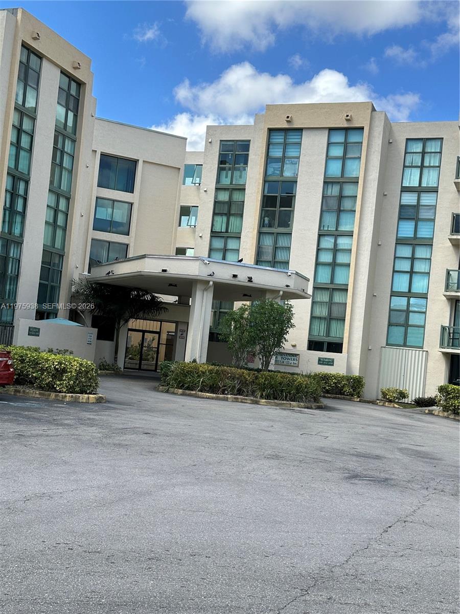 International Towers Cond