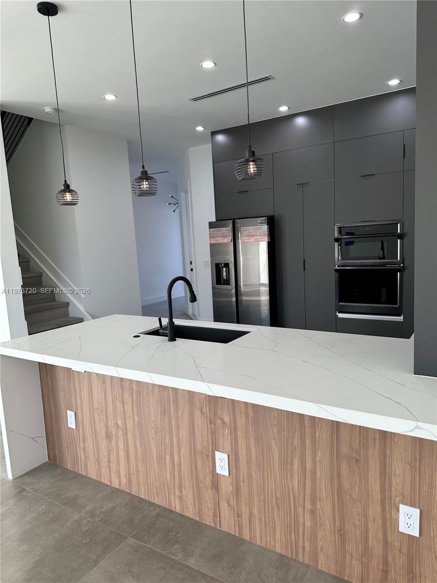 Spacious garage and storage at 4655 32nd Ave - Townhouse in Dania Beach