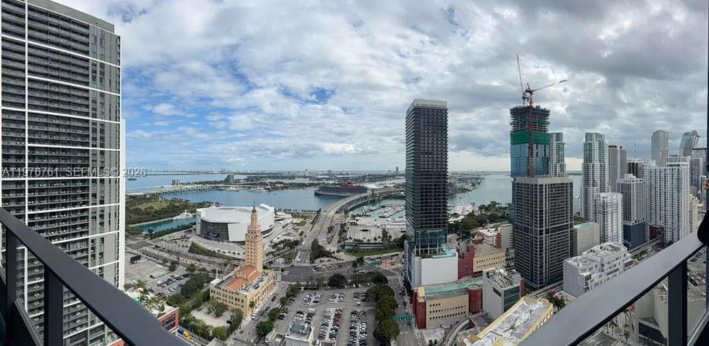 Apartamento para Alugar em Miami, FL