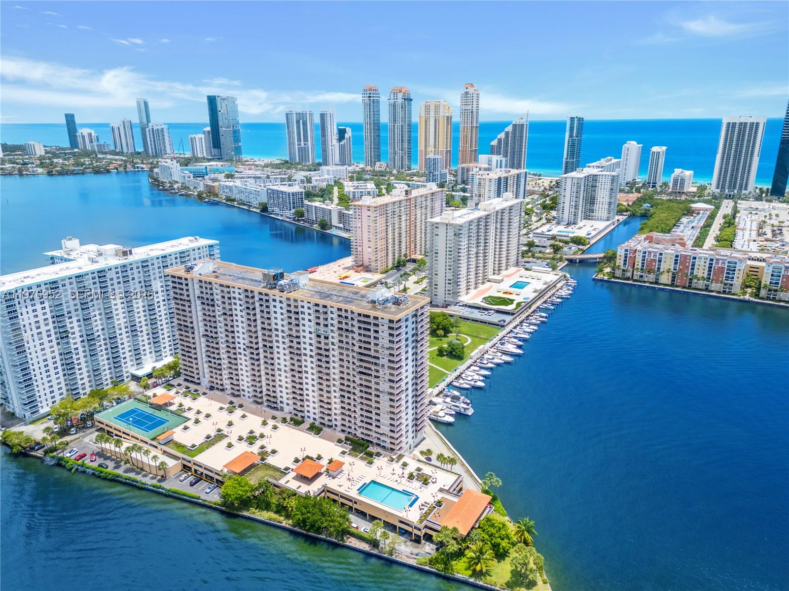 Winston Towers 700 Condo