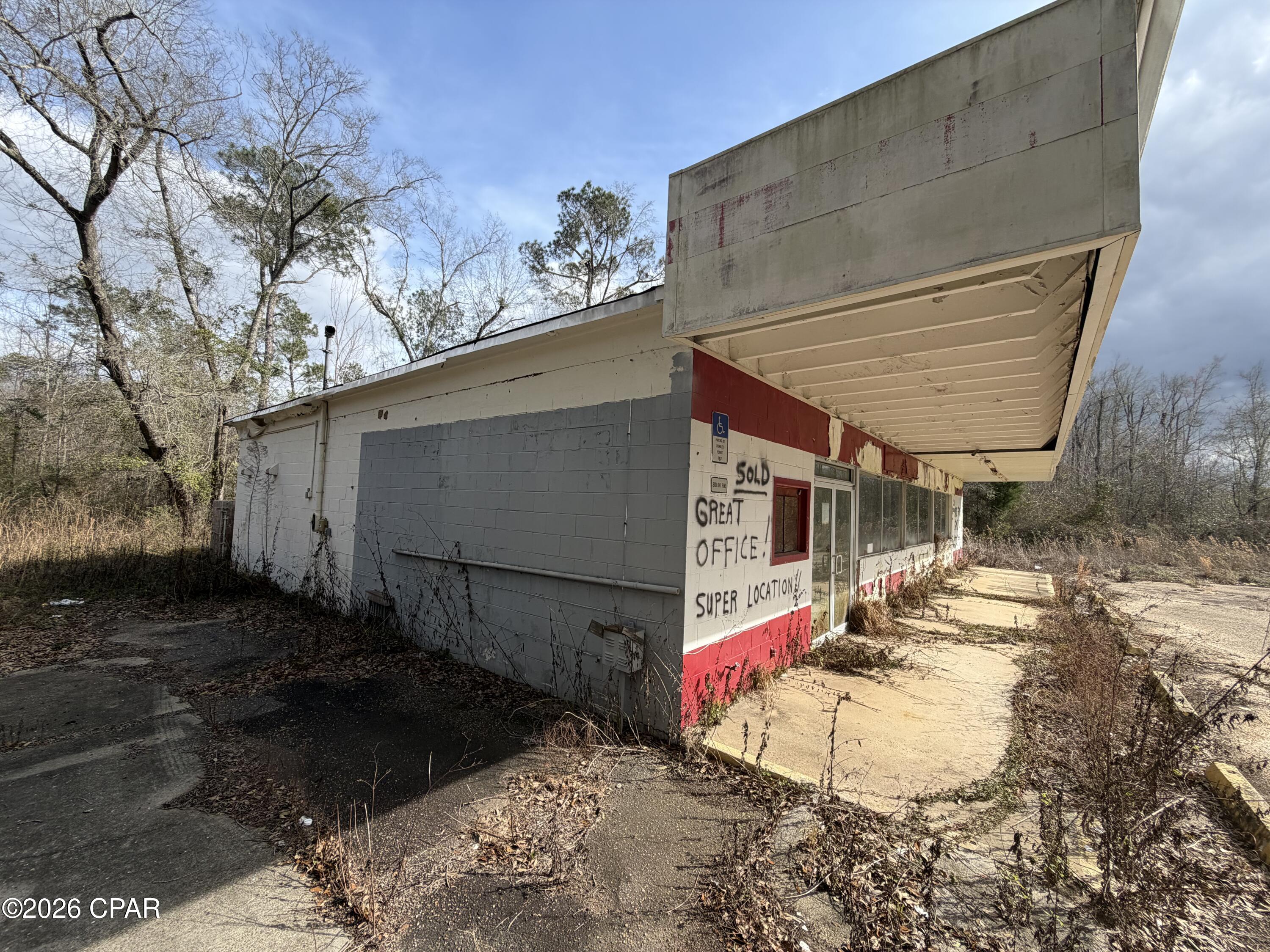 Listing photo id 10 for 2124 Porter Avenue