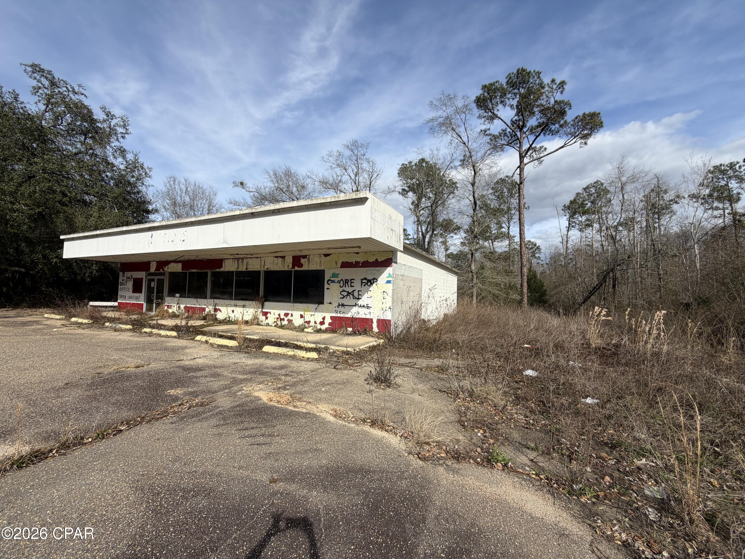 Listing photo id 11 for 2124 Porter Avenue