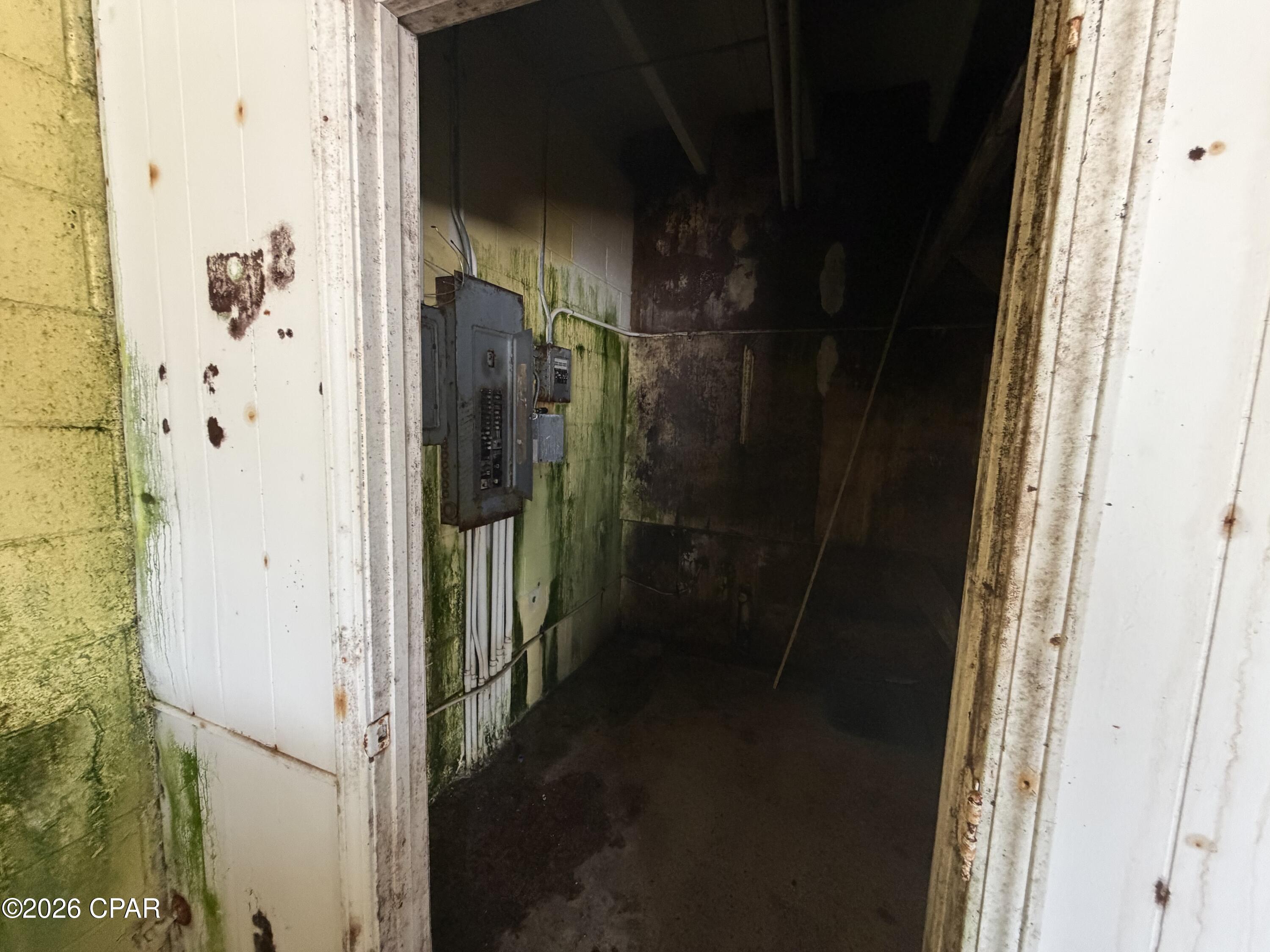 Listing photo id 6 for 2124 Porter Avenue