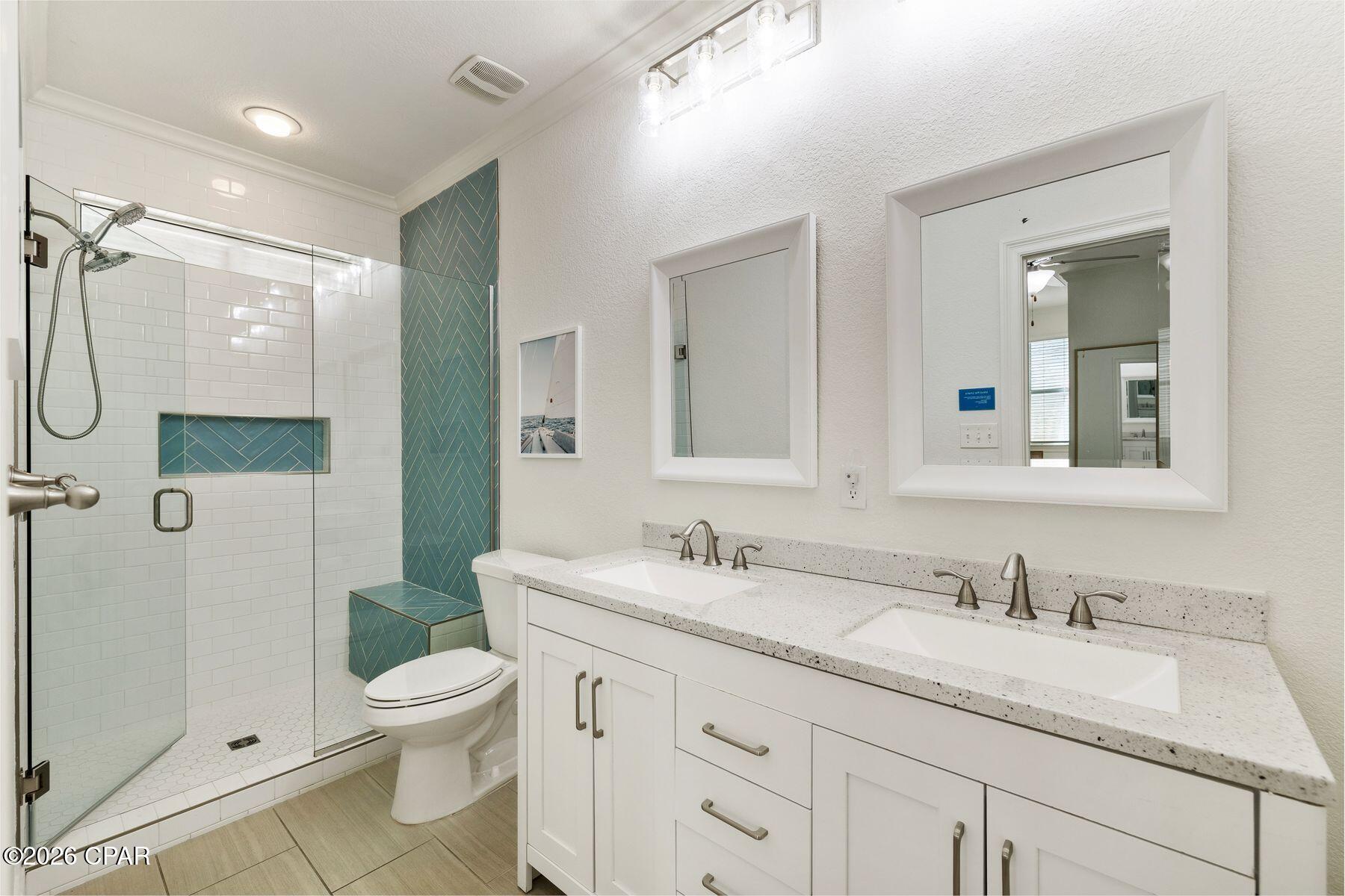 Listing photo id 12 for 4551 Village Way