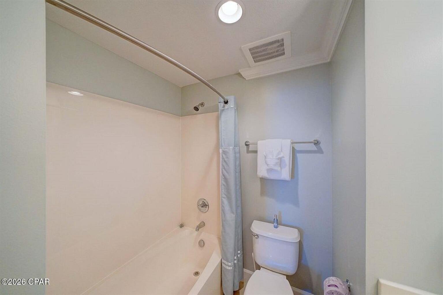 Image 22 For 14825 Front Beach Road 2011