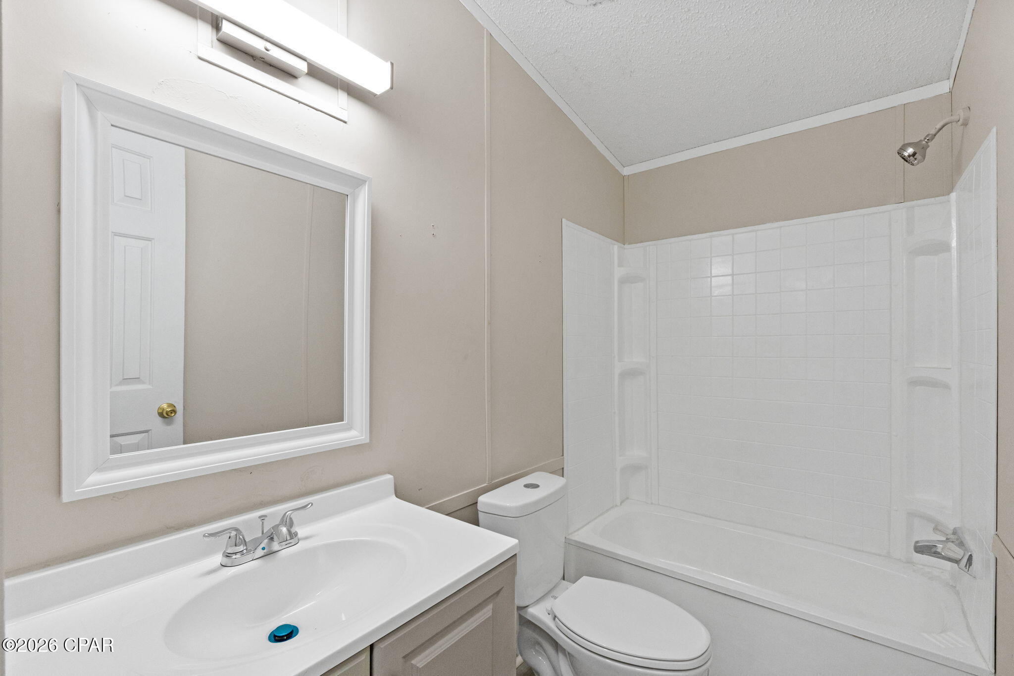 Listing photo id 21 for 4890 Logan Loop