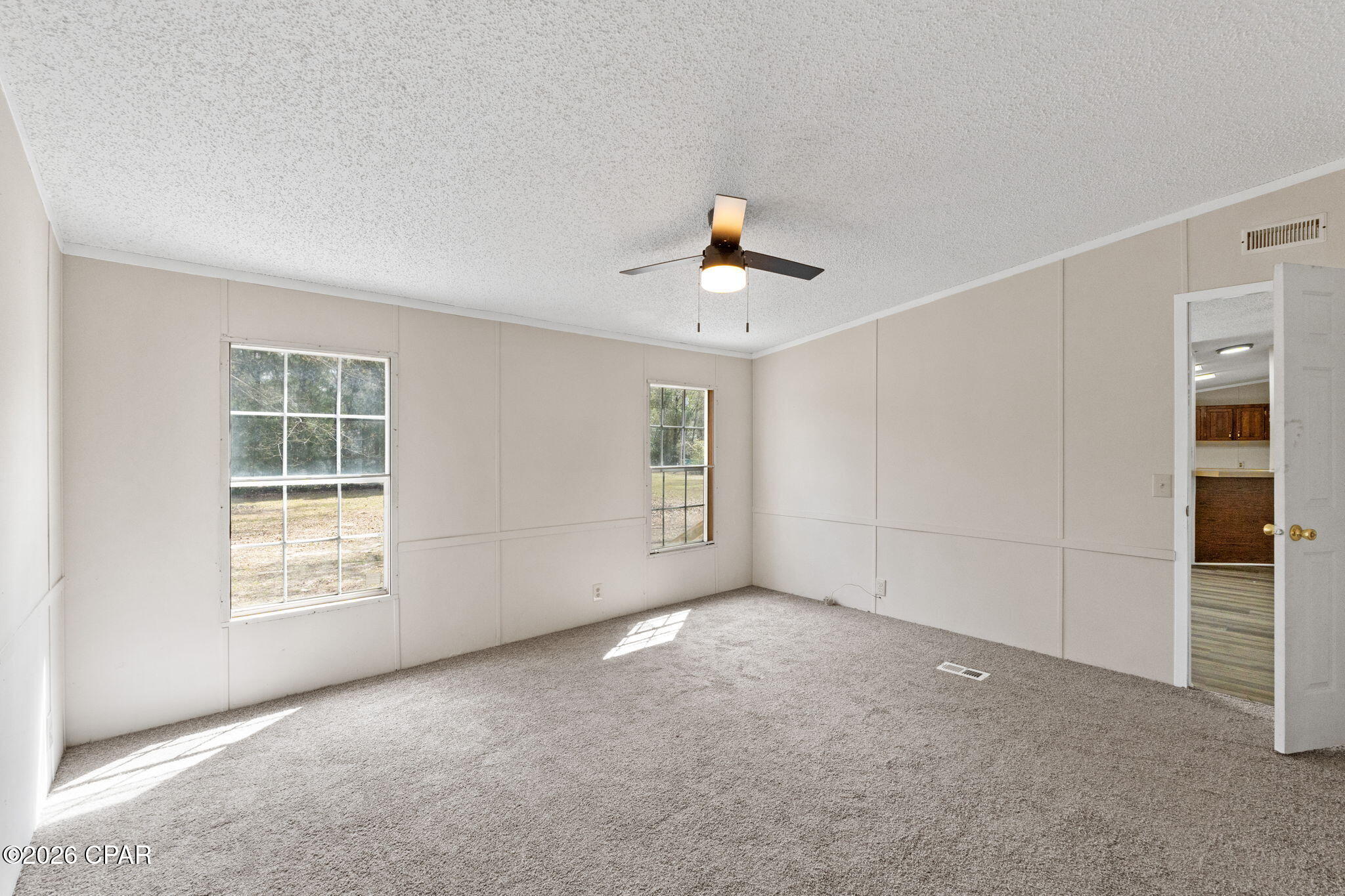 Listing photo id 28 for 4890 Logan Loop