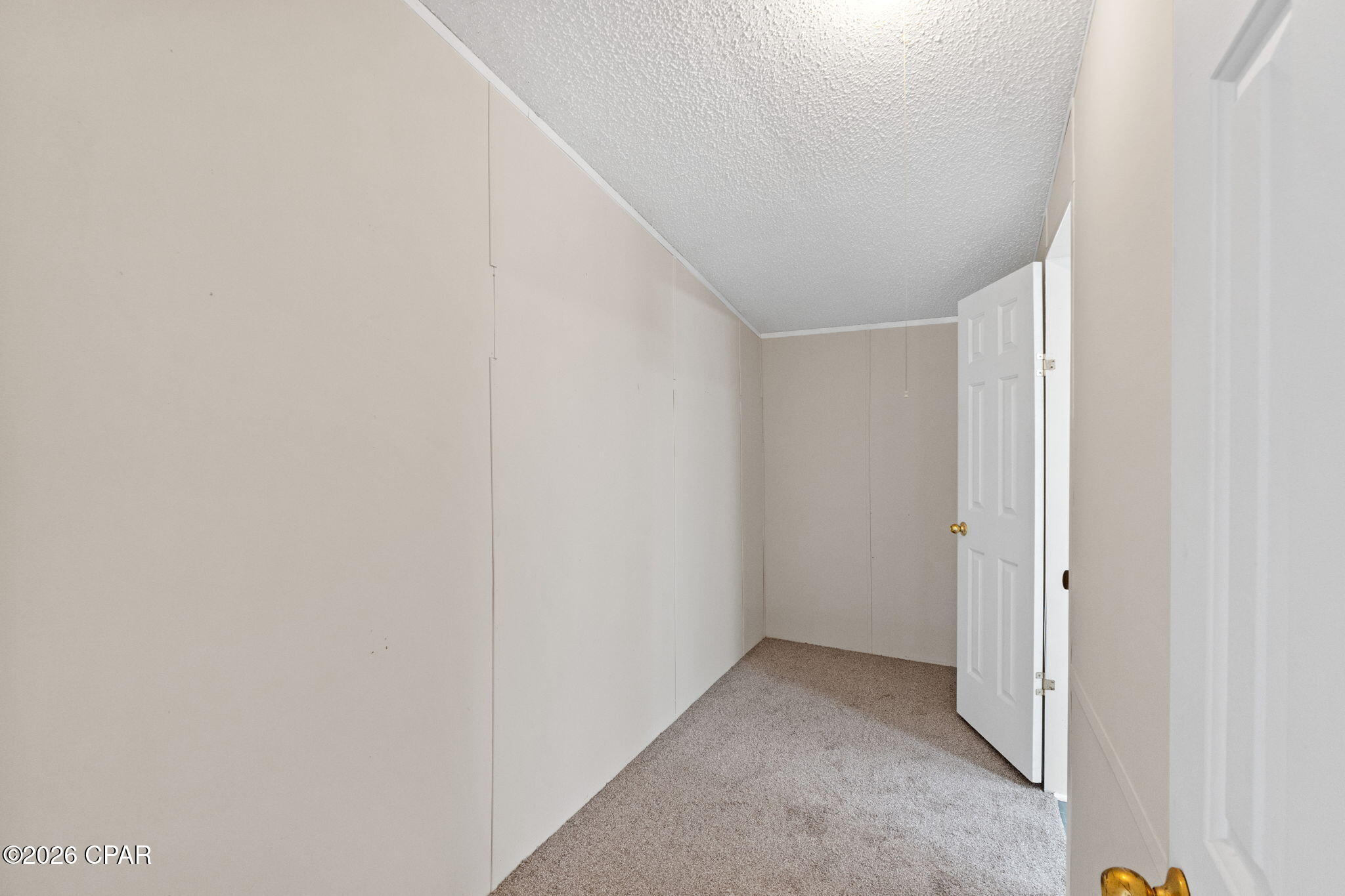 Listing photo id 32 for 4890 Logan Loop