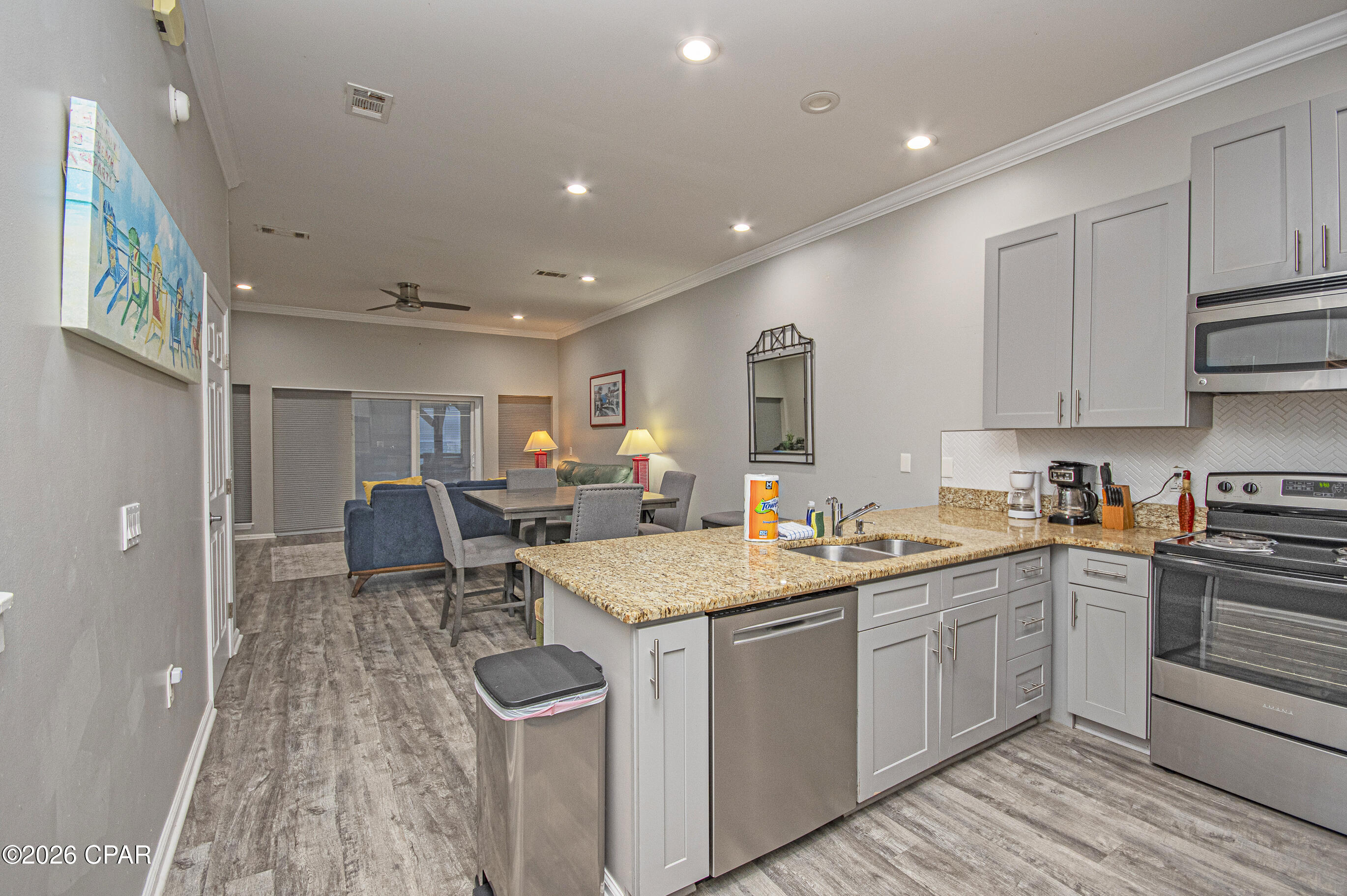 Image 9 For 17135 Front Beach Road 23