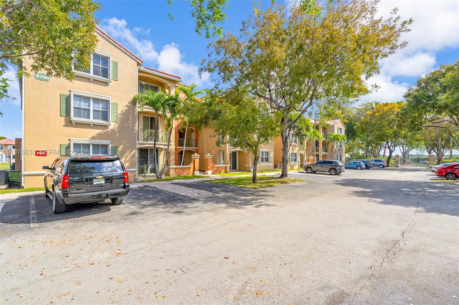 The Courts At Doral Isles