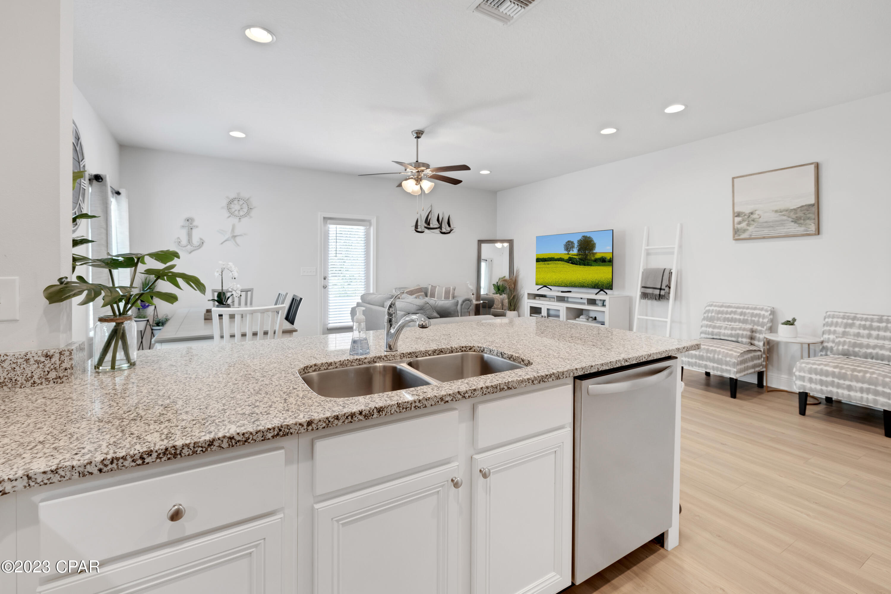 Image 12 For 1877 Pointe Drive