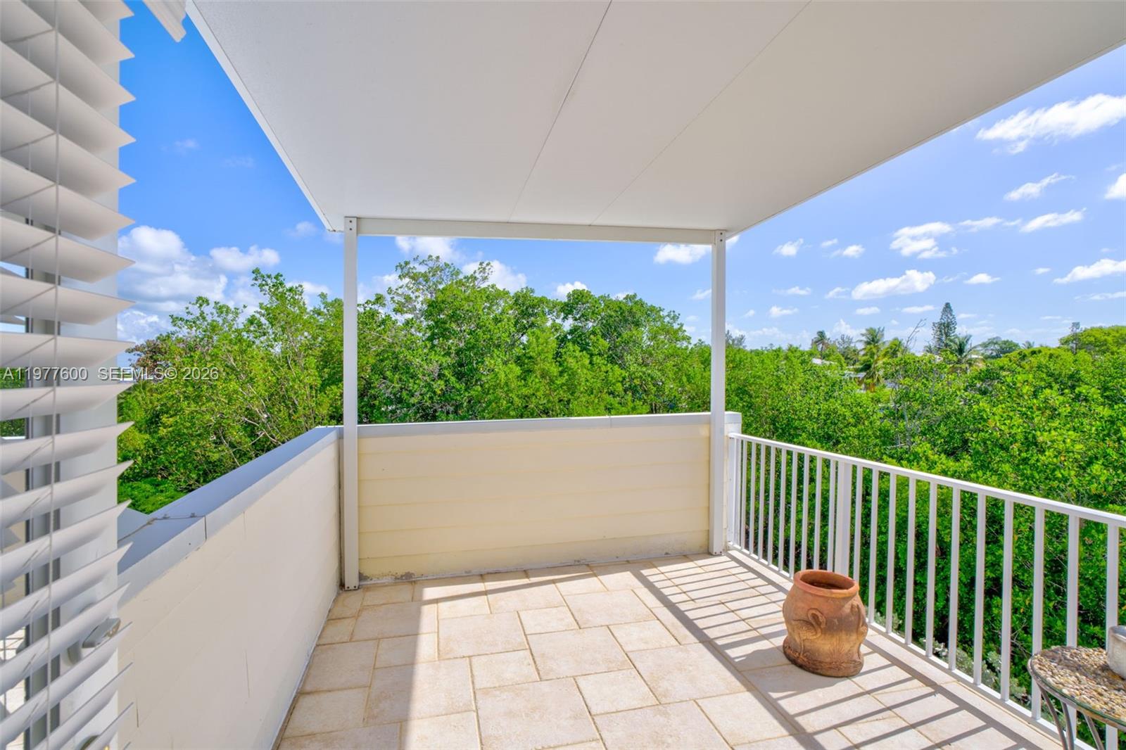 Additional living spaces at 894 Ellen Dr - Luxury Home in Key Largo