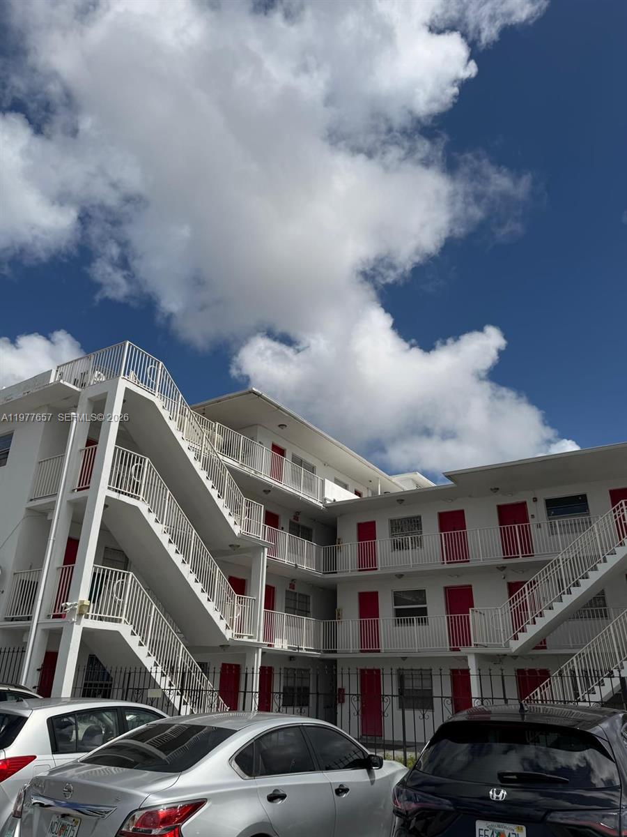 Twelfth St Manors 1St Add