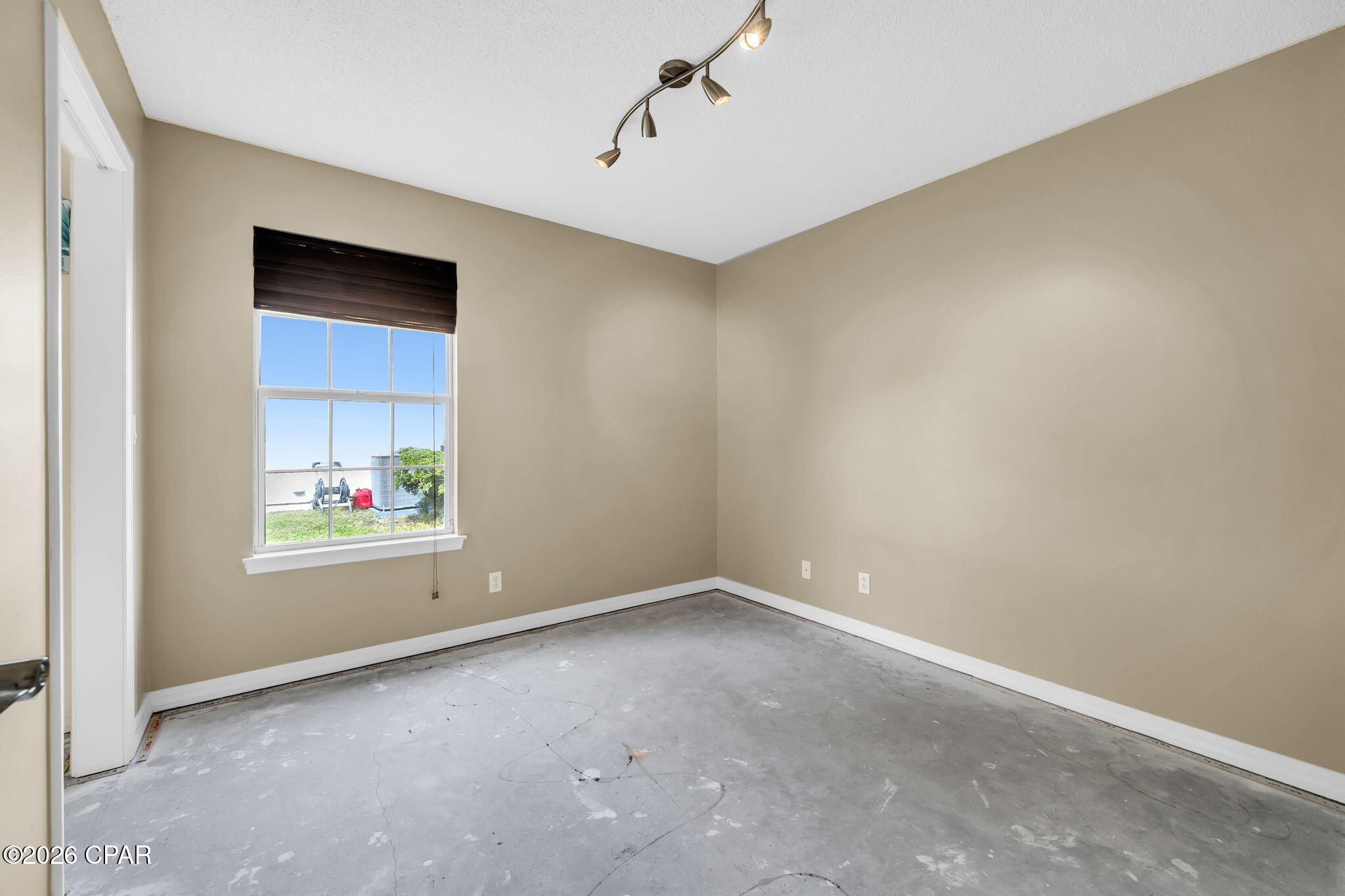 Image 23 For 104 Sandalwood Lane