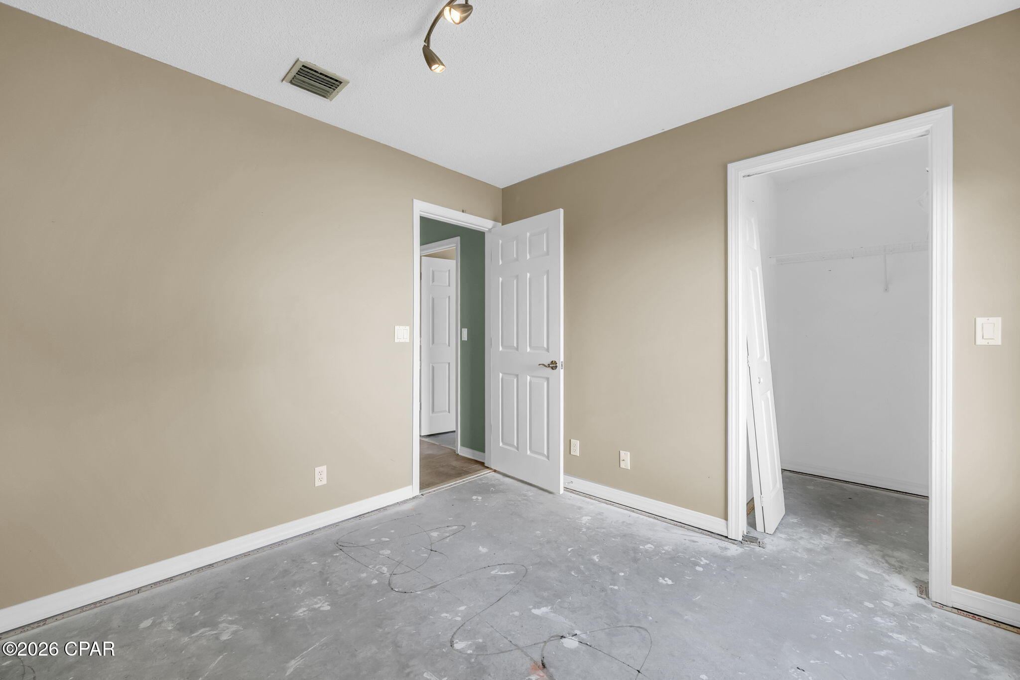 Image 24 For 104 Sandalwood Lane