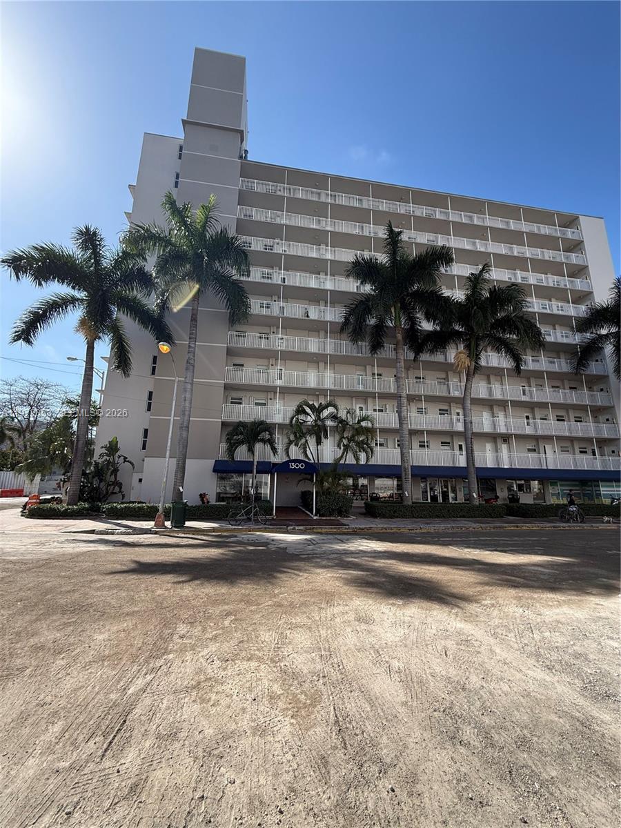 Lincoln Towers Condo