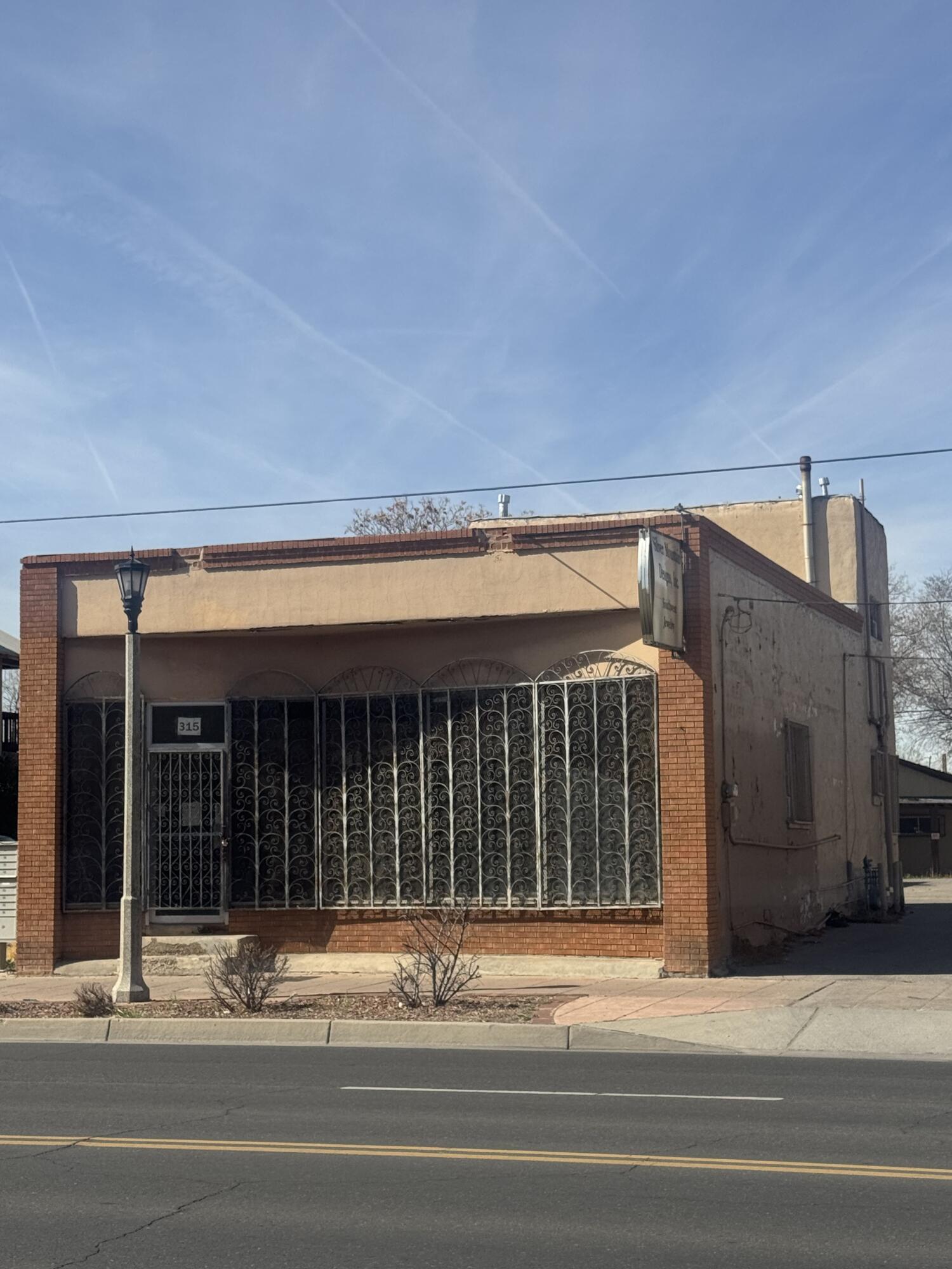 Photo 7 — 315 Rio Grande Boulevard NW